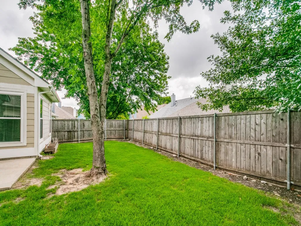 Single Family Residence For Sale in Collin County , 9941 Northgate Drive, Mc Kinney, Texas 75072, 4 Bedroom, 2 Bathroom, 2 Garage spaces, 2,039 Sqft, built in 2006, mls#21294124, Real Estate Agent in Mc Kinney, Homes For Sale in Collin county, Homes For Sale in Mc Kinney, Realtor in Mc Kinney Texas, Real Estate Brokerage Independent Realty Texas, Luminita Cordes Realtor