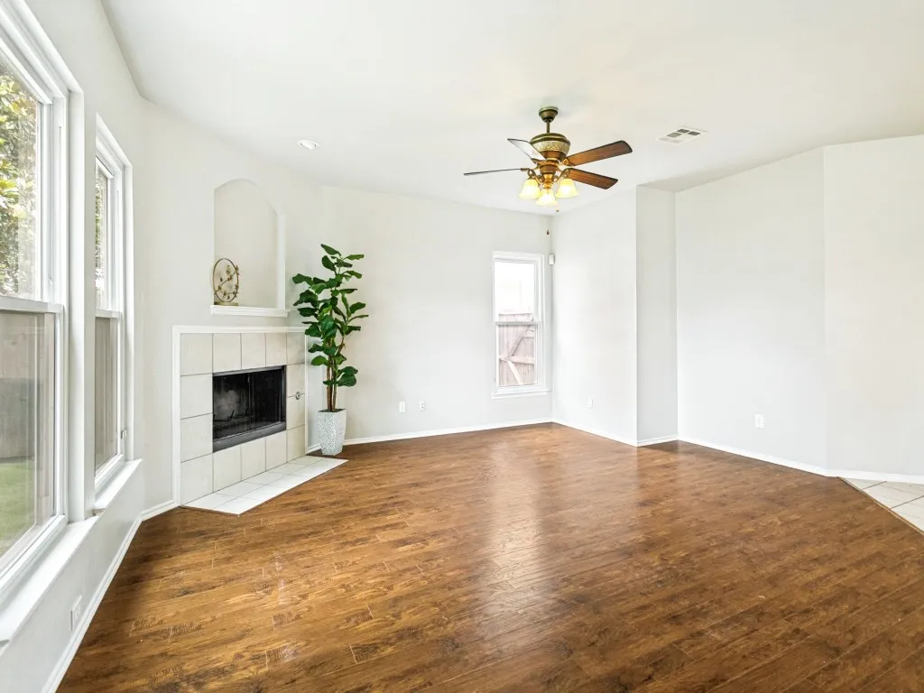 Single Family Residence For Sale in Collin County , 9941 Northgate Drive, Mc Kinney, Texas 75072, 4 Bedroom, 2 Bathroom, 2 Garage spaces, 2,039 Sqft, built in 2006, mls#21294124, Real Estate Agent in Mc Kinney, Homes For Sale in Collin county, Homes For Sale in Mc Kinney, Realtor in Mc Kinney Texas, Real Estate Brokerage Independent Realty Texas, Luminita Cordes Realtor