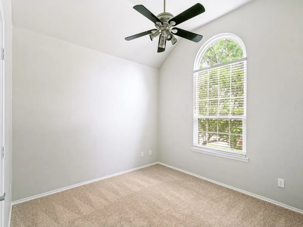 Single Family Residence For Sale in Collin County , 9941 Northgate Drive, Mc Kinney, Texas 75072, 4 Bedroom, 2 Bathroom, 2 Garage spaces, 2,039 Sqft, built in 2006, mls#21294124, Real Estate Agent in Mc Kinney, Homes For Sale in Collin county, Homes For Sale in Mc Kinney, Realtor in Mc Kinney Texas, Real Estate Brokerage Independent Realty Texas, Luminita Cordes Realtor