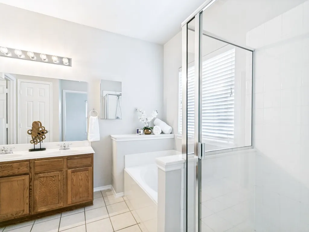 Single Family Residence For Sale in Collin County , 9941 Northgate Drive, Mc Kinney, Texas 75072, 4 Bedroom, 2 Bathroom, 2 Garage spaces, 2,039 Sqft, built in 2006, mls#21294124, Real Estate Agent in Mc Kinney, Homes For Sale in Collin county, Homes For Sale in Mc Kinney, Realtor in Mc Kinney Texas, Real Estate Brokerage Independent Realty Texas, Luminita Cordes Realtor