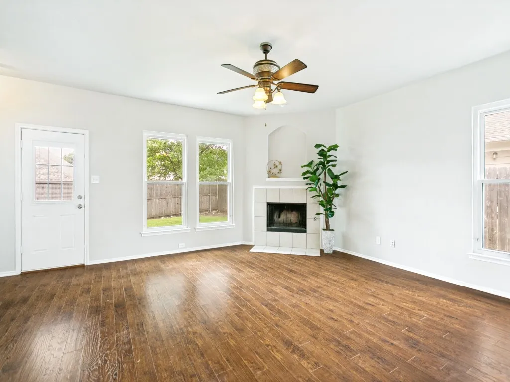 Single Family Residence For Sale in Collin County , 9941 Northgate Drive, Mc Kinney, Texas 75072, 4 Bedroom, 2 Bathroom, 2 Garage spaces, 2,039 Sqft, built in 2006, mls#21294124, Real Estate Agent in Mc Kinney, Homes For Sale in Collin county, Homes For Sale in Mc Kinney, Realtor in Mc Kinney Texas, Real Estate Brokerage Independent Realty Texas, Luminita Cordes Realtor
