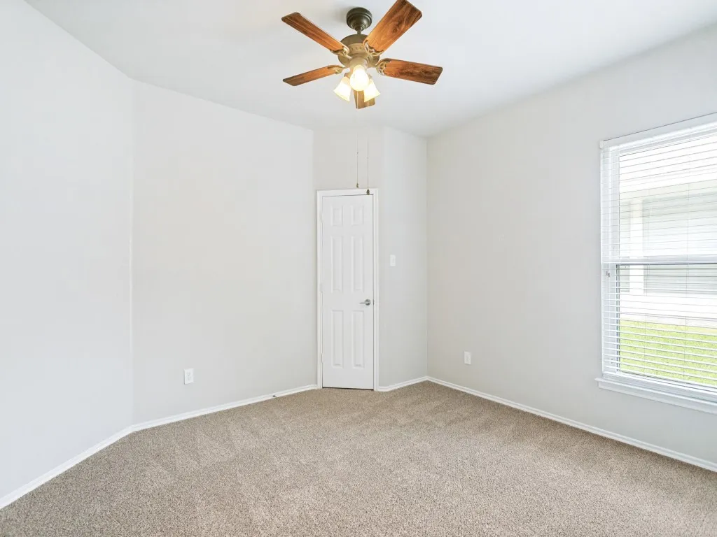 Single Family Residence For Sale in Collin County , 9941 Northgate Drive, Mc Kinney, Texas 75072, 4 Bedroom, 2 Bathroom, 2 Garage spaces, 2,039 Sqft, built in 2006, mls#21294124, Real Estate Agent in Mc Kinney, Homes For Sale in Collin county, Homes For Sale in Mc Kinney, Realtor in Mc Kinney Texas, Real Estate Brokerage Independent Realty Texas, Luminita Cordes Realtor