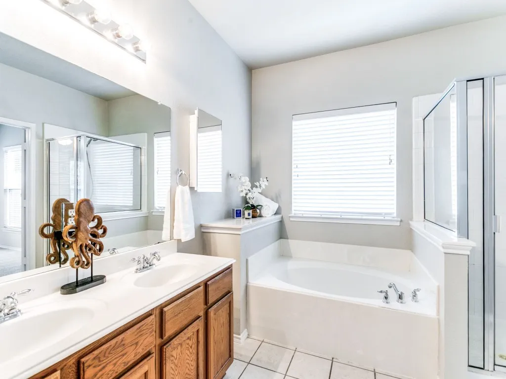 Single Family Residence For Sale in Collin County , 9941 Northgate Drive, Mc Kinney, Texas 75072, 4 Bedroom, 2 Bathroom, 2 Garage spaces, 2,039 Sqft, built in 2006, mls#21294124, Real Estate Agent in Mc Kinney, Homes For Sale in Collin county, Homes For Sale in Mc Kinney, Realtor in Mc Kinney Texas, Real Estate Brokerage Independent Realty Texas, Luminita Cordes Realtor