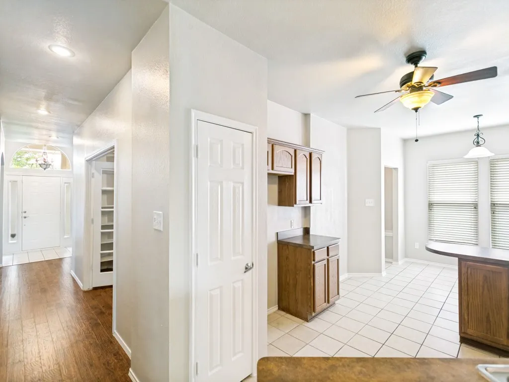 Single Family Residence For Sale in Collin County , 9941 Northgate Drive, Mc Kinney, Texas 75072, 4 Bedroom, 2 Bathroom, 2 Garage spaces, 2,039 Sqft, built in 2006, mls#21294124, Real Estate Agent in Mc Kinney, Homes For Sale in Collin county, Homes For Sale in Mc Kinney, Realtor in Mc Kinney Texas, Real Estate Brokerage Independent Realty Texas, Luminita Cordes Realtor
