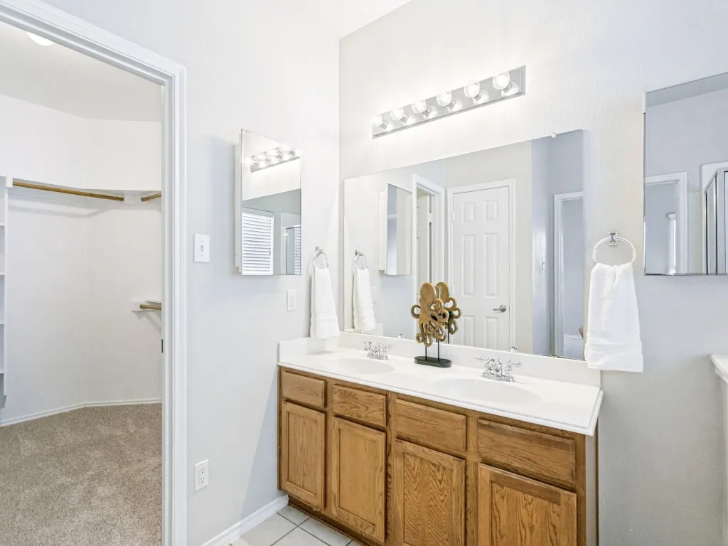 Single Family Residence For Sale in Collin County , 9941 Northgate Drive, Mc Kinney, Texas 75072, 4 Bedroom, 2 Bathroom, 2 Garage spaces, 2,039 Sqft, built in 2006, mls#21294124, Real Estate Agent in Mc Kinney, Homes For Sale in Collin county, Homes For Sale in Mc Kinney, Realtor in Mc Kinney Texas, Real Estate Brokerage Independent Realty Texas, Luminita Cordes Realtor