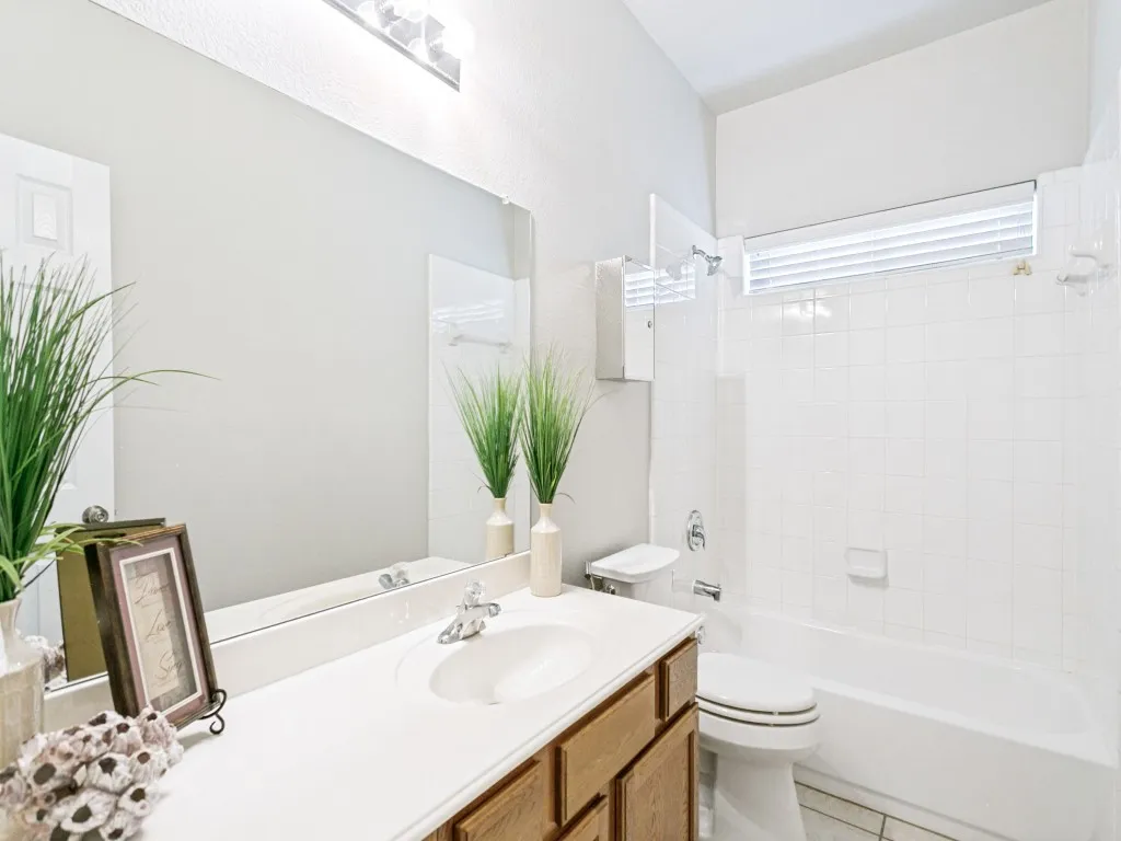 Single Family Residence For Sale in Collin County , 9941 Northgate Drive, Mc Kinney, Texas 75072, 4 Bedroom, 2 Bathroom, 2 Garage spaces, 2,039 Sqft, built in 2006, mls#21294124, Real Estate Agent in Mc Kinney, Homes For Sale in Collin county, Homes For Sale in Mc Kinney, Realtor in Mc Kinney Texas, Real Estate Brokerage Independent Realty Texas, Luminita Cordes Realtor