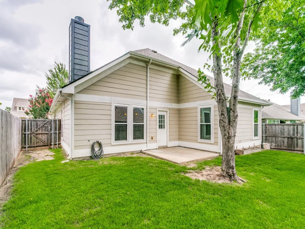 Single Family Residence For Sale in Collin County , 9941 Northgate Drive, Mc Kinney, Texas 75072, 4 Bedroom, 2 Bathroom, 2 Garage spaces, 2,039 Sqft, built in 2006, mls#21294124, Real Estate Agent in Mc Kinney, Homes For Sale in Collin county, Homes For Sale in Mc Kinney, Realtor in Mc Kinney Texas, Real Estate Brokerage Independent Realty Texas, Luminita Cordes Realtor