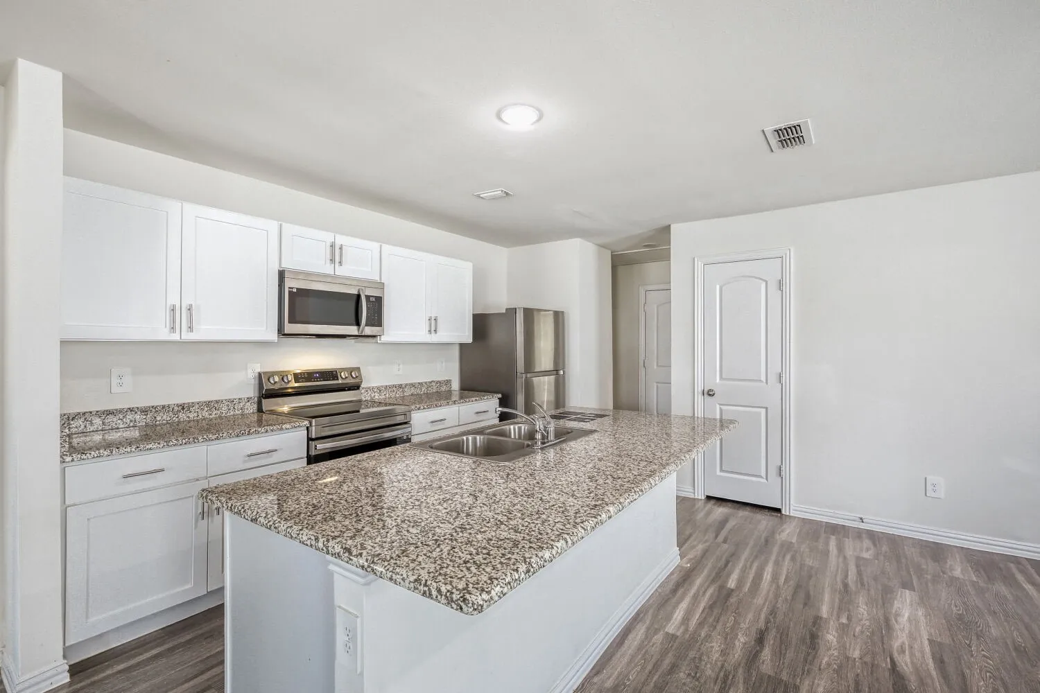 Single Family Residence For Sale in Kaufman County , 429 Shorty Street, Mabank, Texas 75147, 3 Bedroom, 2 Bathroom, 2 Garage spaces, 1,405 Sqft, built in 2022, mls#21294193, Real Estate Agent in Mabank, Homes For Sale in Kaufman county, Homes For Sale in Mabank, Realtor in Mabank Texas, Real Estate Brokerage Independent Realty Texas, Luminita Cordes Realtor