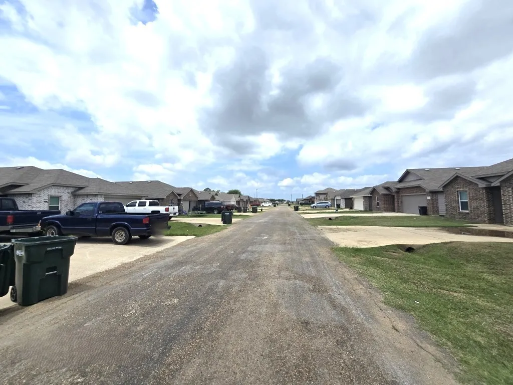Single Family Residence For Sale in Kaufman County , 429 Shorty Street, Mabank, Texas 75147, 3 Bedroom, 2 Bathroom, 2 Garage spaces, 1,405 Sqft, built in 2022, mls#21294193, Real Estate Agent in Mabank, Homes For Sale in Kaufman county, Homes For Sale in Mabank, Realtor in Mabank Texas, Real Estate Brokerage Independent Realty Texas, Luminita Cordes Realtor