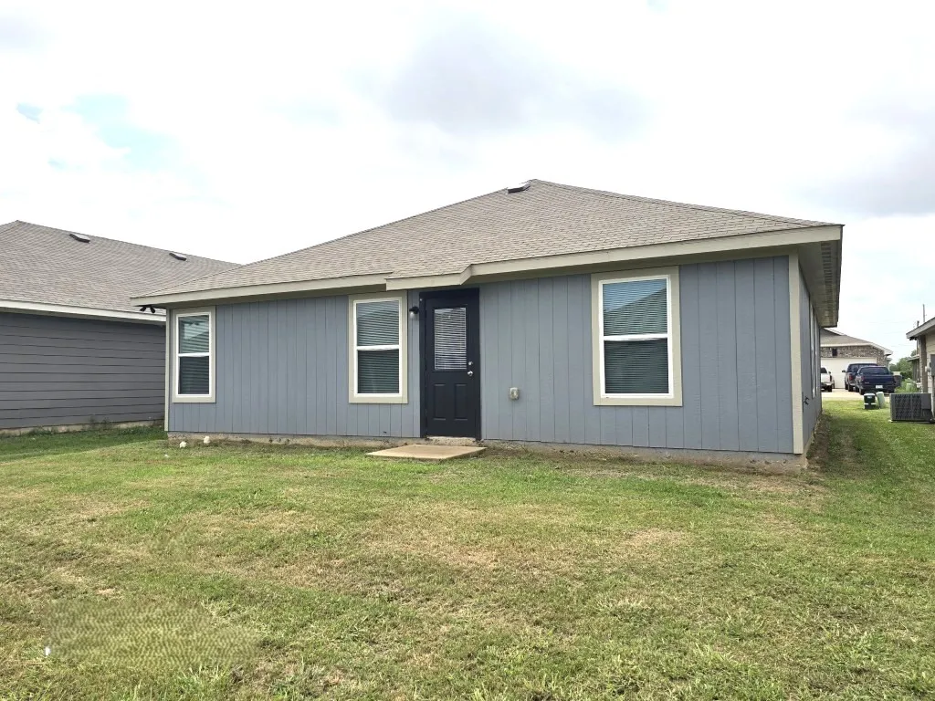 Single Family Residence For Sale in Kaufman County , 429 Shorty Street, Mabank, Texas 75147, 3 Bedroom, 2 Bathroom, 2 Garage spaces, 1,405 Sqft, built in 2022, mls#21294193, Real Estate Agent in Mabank, Homes For Sale in Kaufman county, Homes For Sale in Mabank, Realtor in Mabank Texas, Real Estate Brokerage Independent Realty Texas, Luminita Cordes Realtor