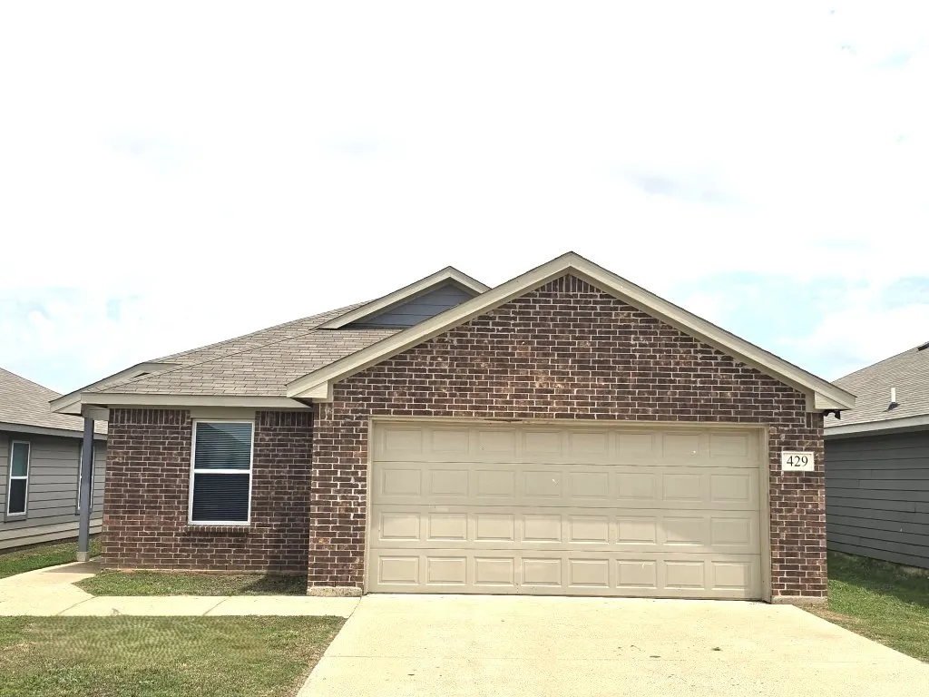 Single Family Residence For Sale in Kaufman County , 429 Shorty Street, Mabank, Texas 75147, 3 Bedroom, 2 Bathroom, 2 Garage spaces, 1,405 Sqft, built in 2022, mls#21294193, Real Estate Agent in Mabank, Homes For Sale in Kaufman county, Homes For Sale in Mabank, Realtor in Mabank Texas, Real Estate Brokerage Independent Realty Texas, Luminita Cordes Realtor