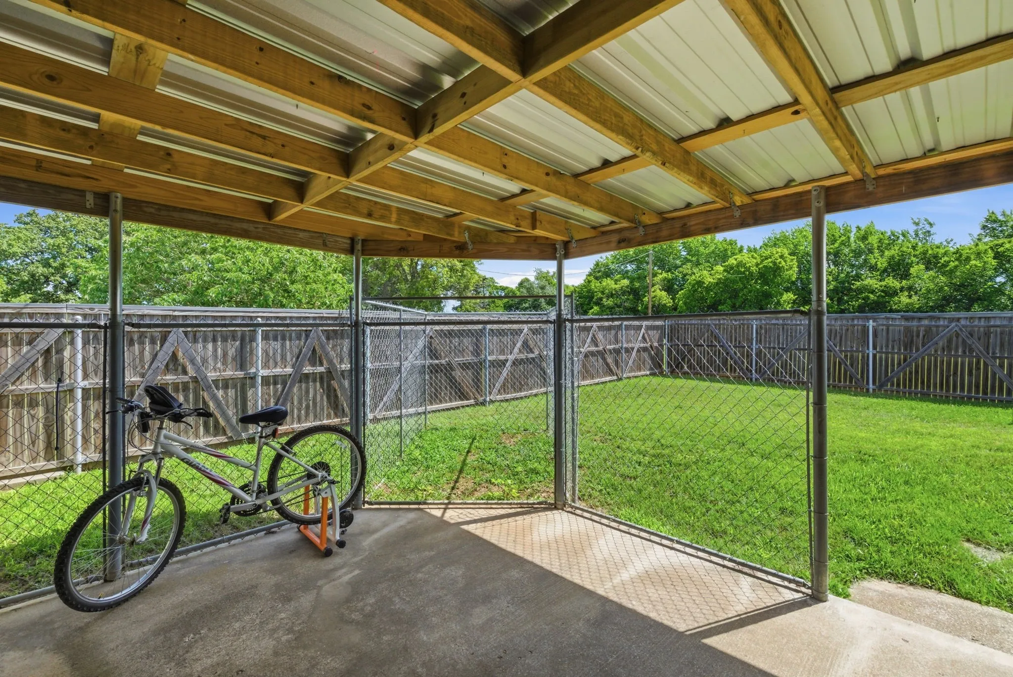 Single Family Residence For Sale in Johnson County , 6700 CR 1022, Joshua, Texas 76058, 0, 0, 5 Garage spaces, 9,999 Sqft, built in 0, mls#21294197, Real Estate Agent in Joshua, Homes For Sale in Johnson county, Homes For Sale in Joshua, Realtor in Joshua Texas, Real Estate Brokerage Independent Realty Texas, Luminita Cordes Realtor