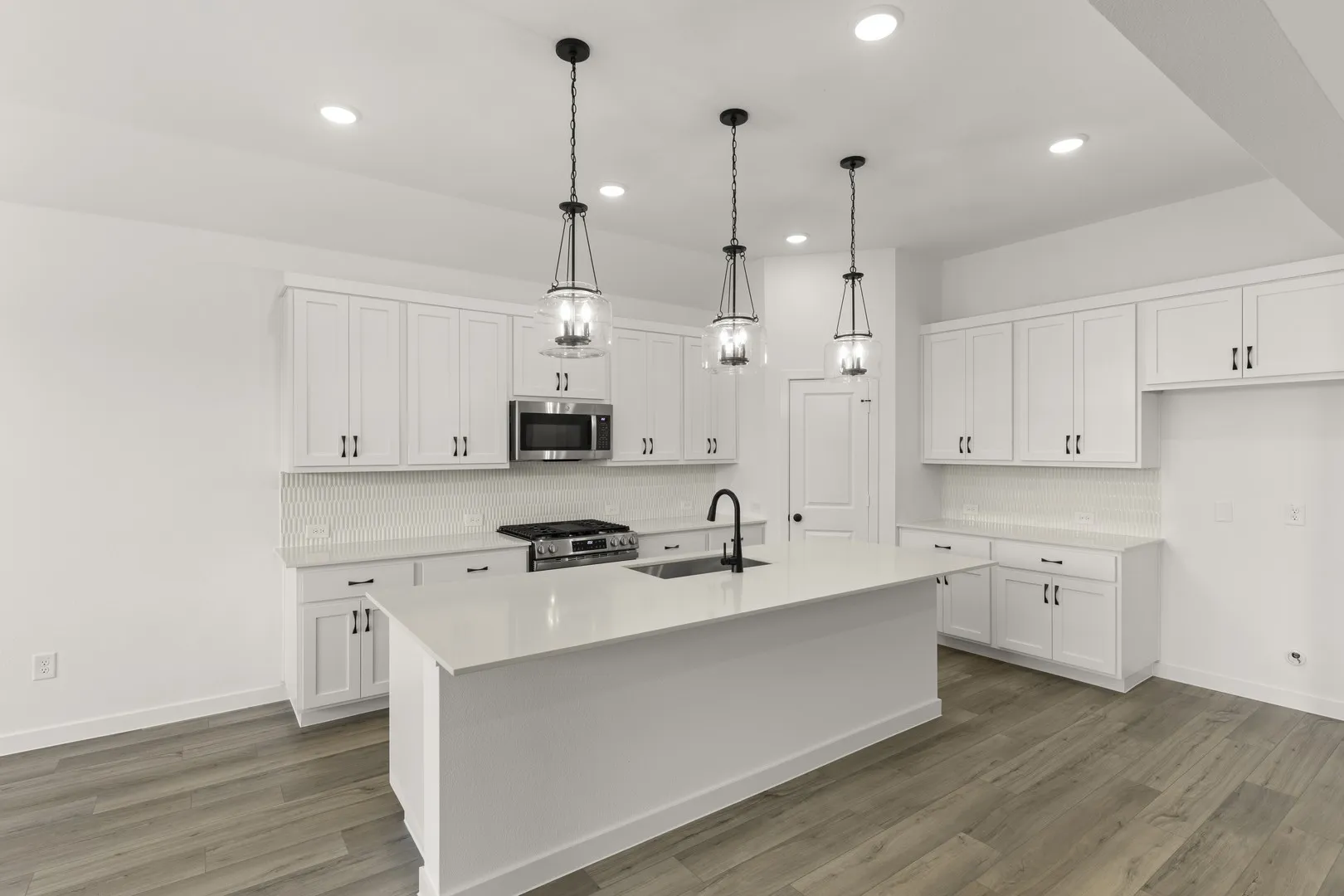 12. 1812 Bachman - Kitchen (2)