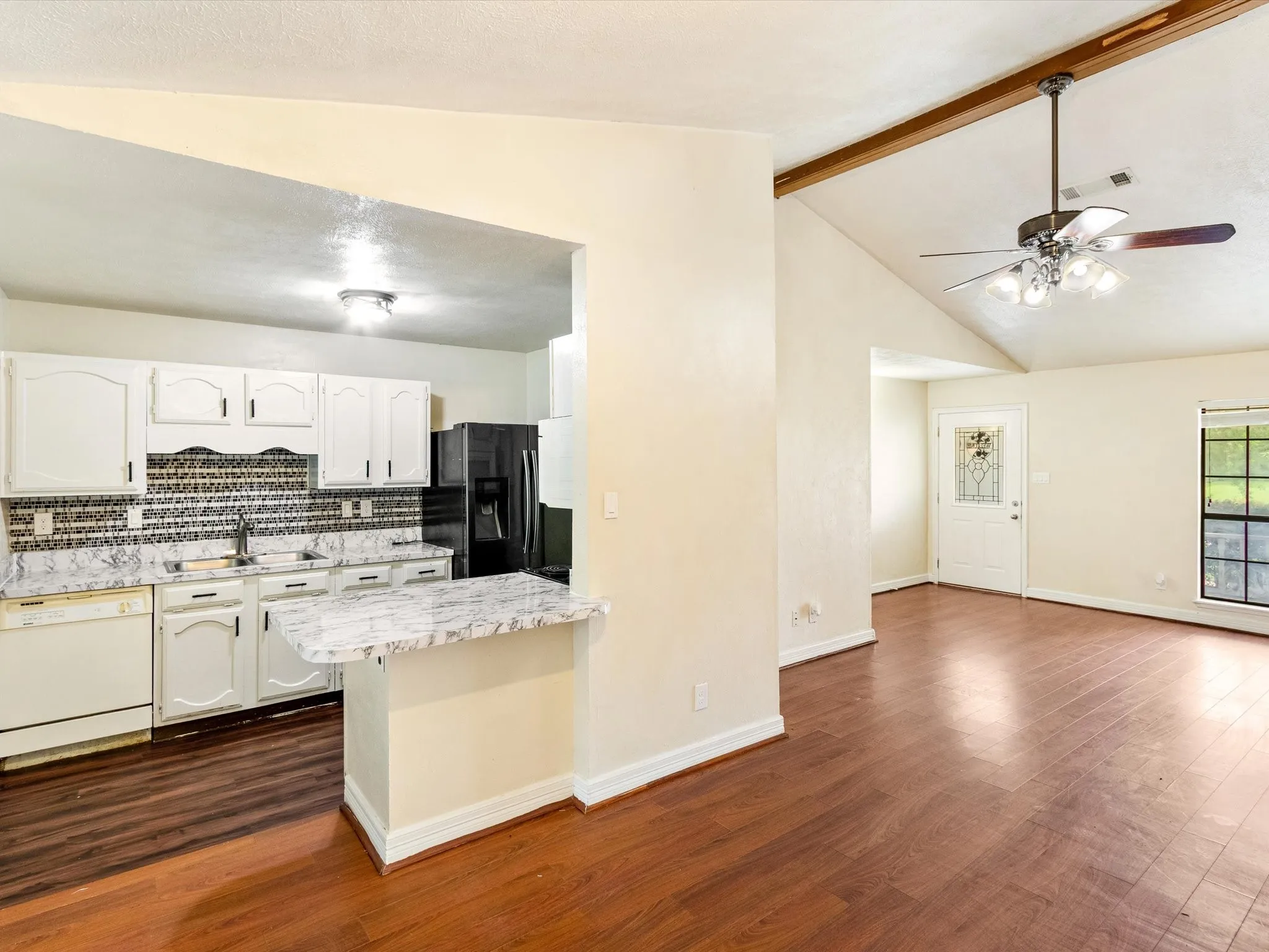 Single Family Residence For Sale in Kaufman County , 524 Carl C Senter Street, Forney, Texas 75126, 3 Bedroom, 1 Bathroom, 1 Garage spaces, 1,707 Sqft, built in 1981, mls#21293983, Real Estate Agent in Forney, Homes For Sale in Kaufman county, Homes For Sale in Forney, Realtor in Forney Texas, Real Estate Brokerage Independent Realty Texas, Luminita Cordes Realtor