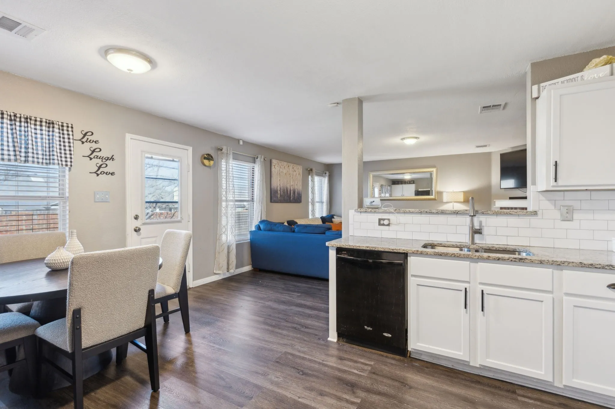 Another view of the kitchen.