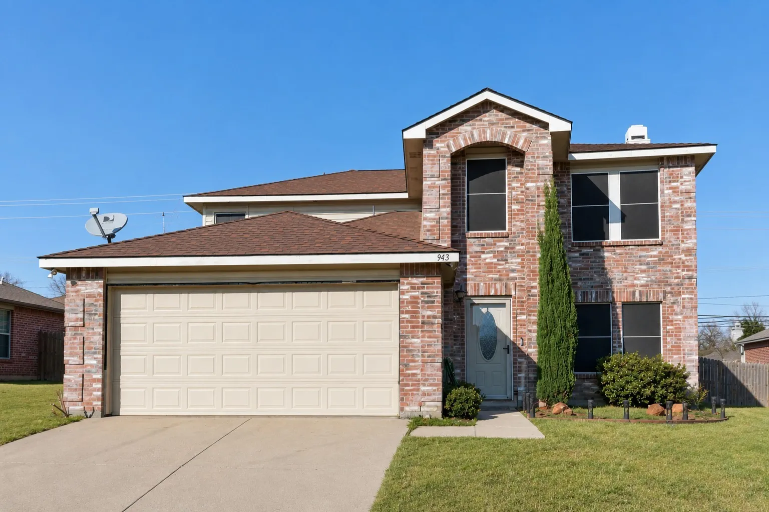 Single Family Residence For Sale in Tarrant County , 943 Carthage Way, Arlington, Texas 76017, 4 Bedroom, 3 Bathroom, 2 Garage spaces, 2,617 Sqft, built in 2002, mls#21293912, Real Estate Agent in Arlington, Homes For Sale in Tarrant county, Homes For Sale in Arlington, Realtor in Arlington Texas, Real Estate Brokerage Independent Realty Texas, Luminita Cordes Realtor