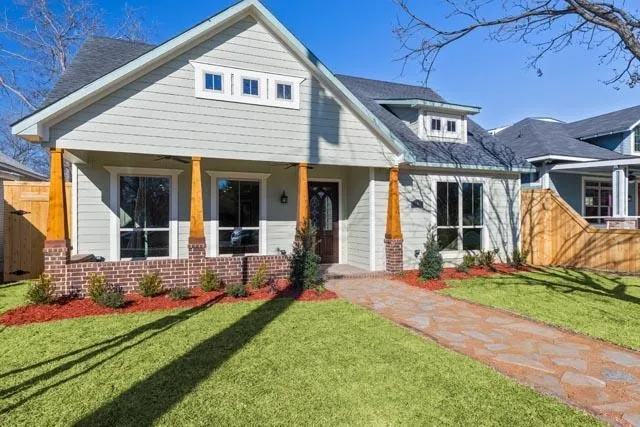 Single Family Residence For Rent in Dallas County , 621 W 8th Street, Dallas, Texas 75208, 4 Bedroom, 3 Bathroom, 2 Garage spaces, 2,509 Sqft, built in 2014, mls#21294210, Real Estate Agent in Dallas, Homes For Rent in Dallas county, Homes For Rent in Dallas, Realtor in Dallas Texas, Real Estate Brokerage Independent Realty Texas, Luminita Cordes Realtor
