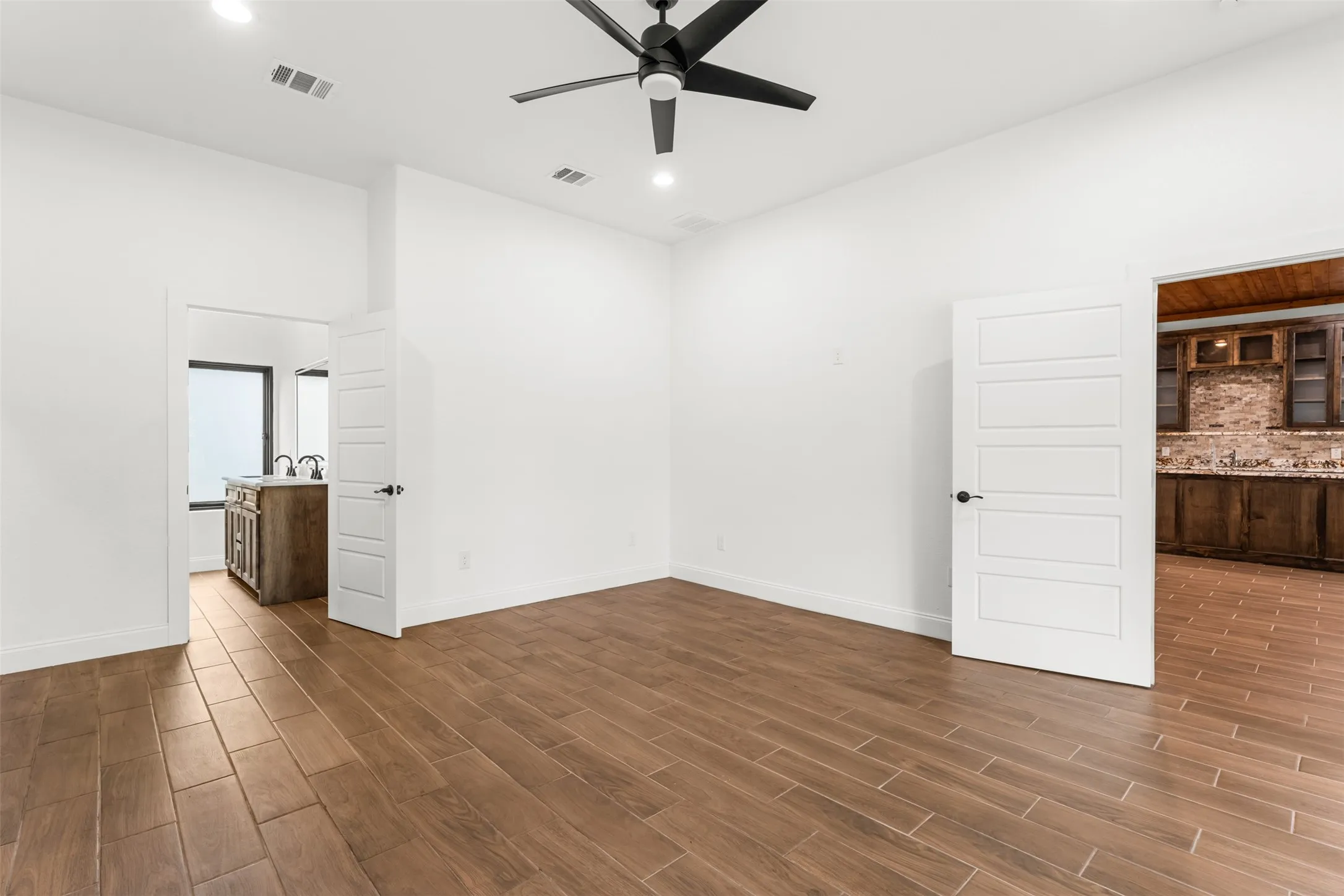 Single Family Residence For Sale in Mc Lennan County , 1215 E Stegall Road, Robinson, Texas 76706, 4 Bedroom, 4 Bathroom, 2 Garage spaces, 3,200 Sqft, built in 2024, mls#21288081, Real Estate Agent in Robinson, Homes For Sale in Mc Lennan county, Homes For Sale in Robinson, Realtor in Robinson Texas, Real Estate Brokerage Independent Realty Texas, Luminita Cordes Realtor