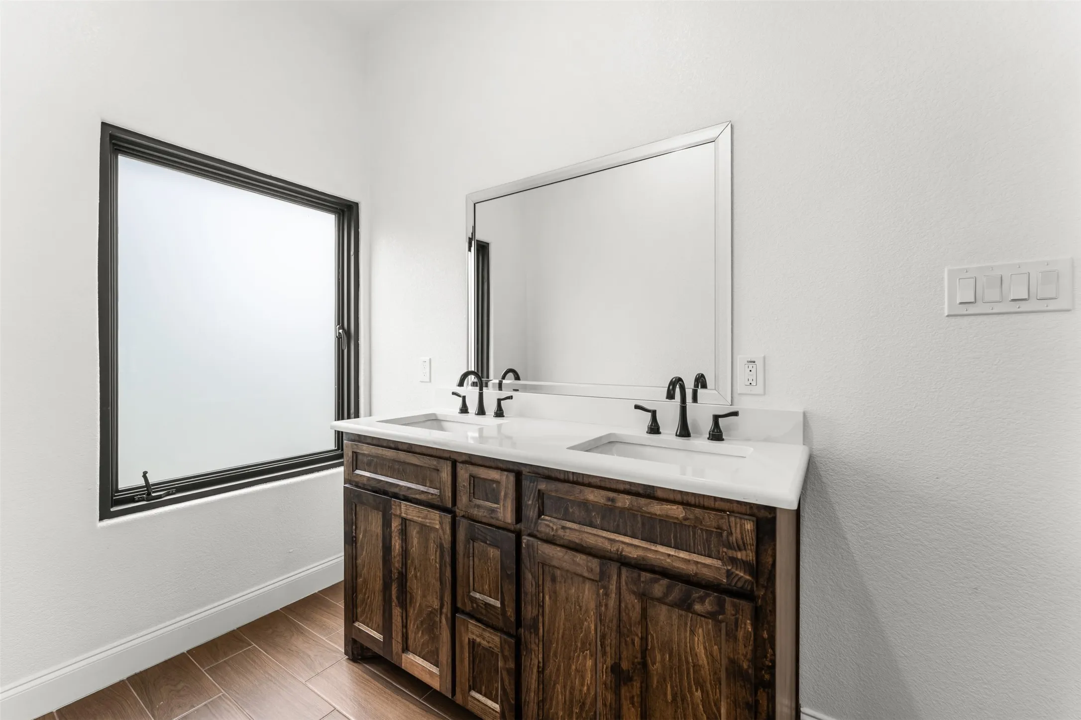 Bathroom EnSuite-Bedroom 2