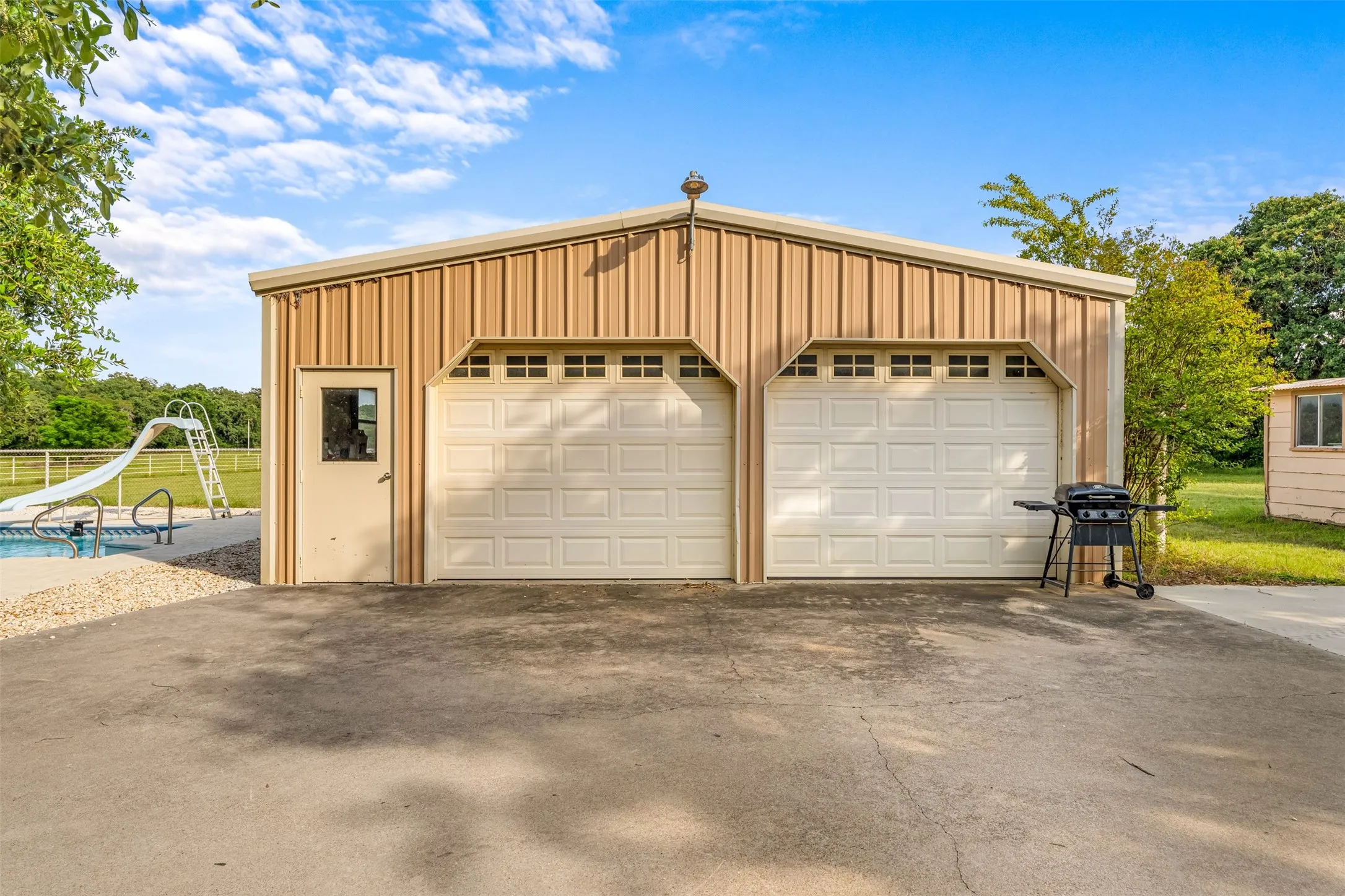 Single Family Residence For Sale in Mc Lennan County , 1215 E Stegall Road, Robinson, Texas 76706, 4 Bedroom, 4 Bathroom, 2 Garage spaces, 3,200 Sqft, built in 2024, mls#21288081, Real Estate Agent in Robinson, Homes For Sale in Mc Lennan county, Homes For Sale in Robinson, Realtor in Robinson Texas, Real Estate Brokerage Independent Realty Texas, Luminita Cordes Realtor