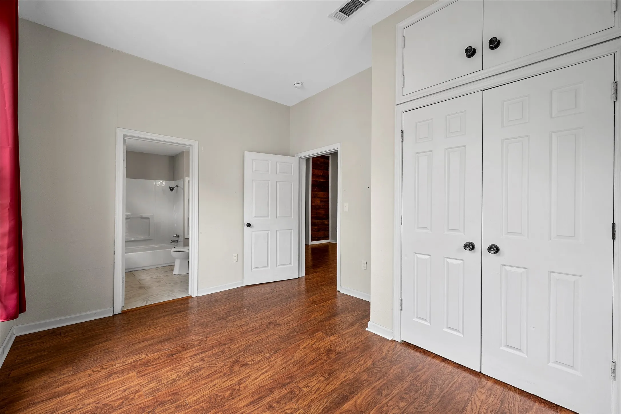 Single Family Residence For Sale in Mc Lennan County , 2616 Fort Avenue, Waco, Texas 76707, 3 Bedroom, 2 Bathroom, Garage spaces, 1,226 Sqft, built in 1917, mls#21287717, Real Estate Agent in Waco, Homes For Sale in Mc Lennan county, Homes For Sale in Waco, Realtor in Waco Texas, Real Estate Brokerage Independent Realty Texas, Luminita Cordes Realtor