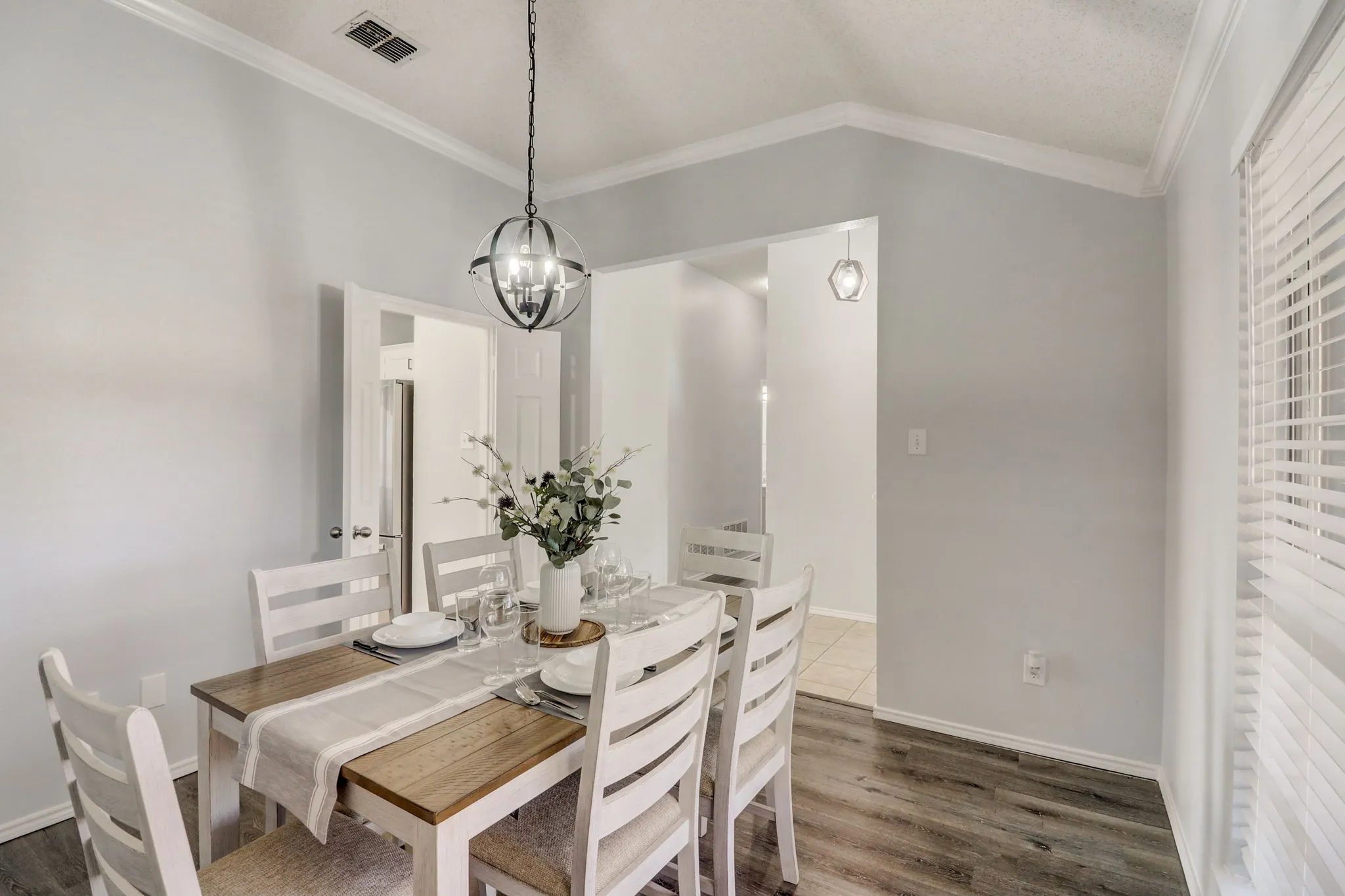 Single Family Residence For Rent in Collin County , 6302 Mount Vernon Drive, Frisco, Texas 75035, 4 Bedroom, 2 Bathroom, 2 Garage spaces, 1,693 Sqft, built in 1995, mls#21291880, Real Estate Agent in Frisco, Homes For Rent in Collin county, Homes For Rent in Frisco, Realtor in Frisco Texas, Real Estate Brokerage Independent Realty Texas, Luminita Cordes Realtor
