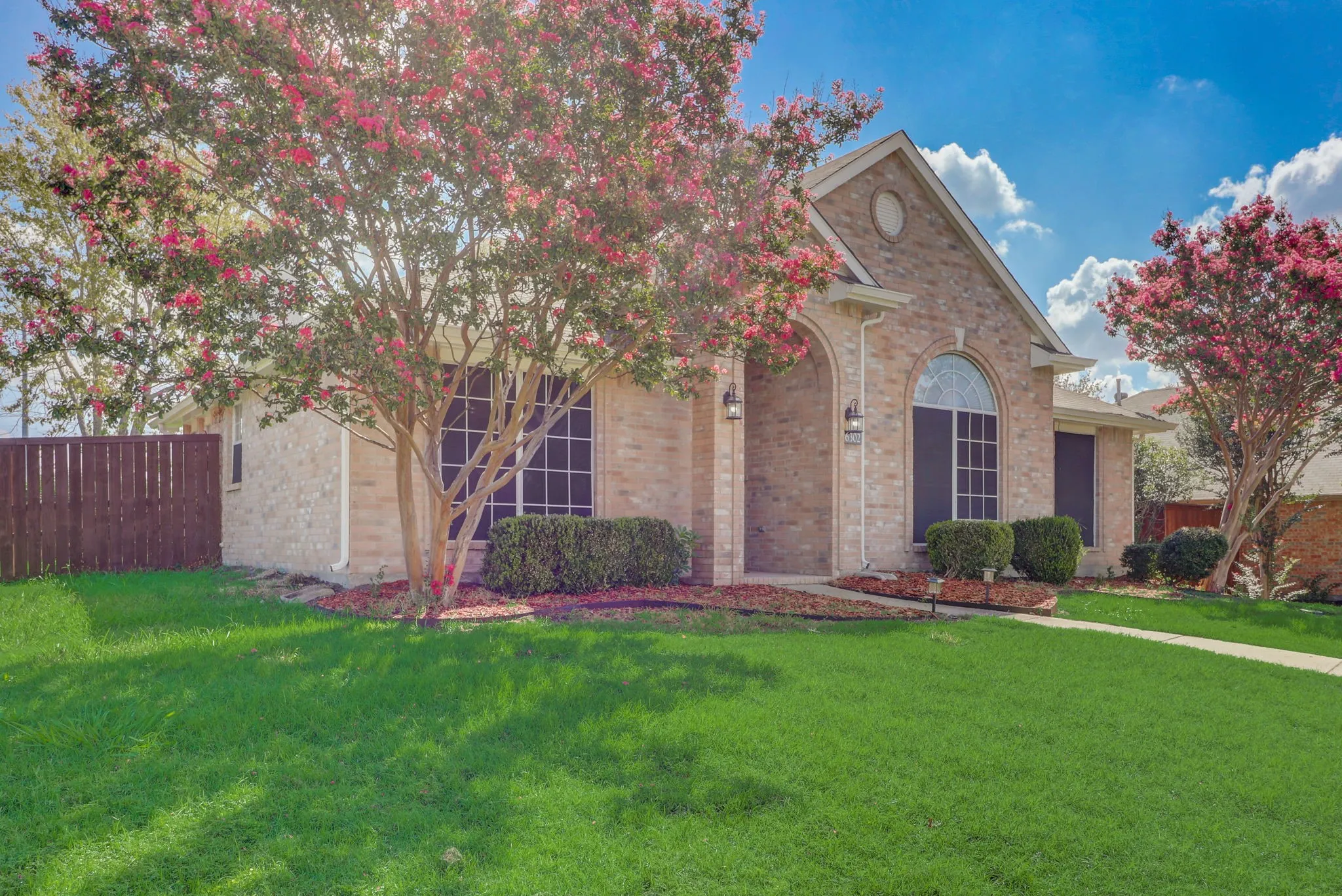 Single Family Residence For Rent in Collin County , 6302 Mount Vernon Drive, Frisco, Texas 75035, 4 Bedroom, 2 Bathroom, 2 Garage spaces, 1,693 Sqft, built in 1995, mls#21291880, Real Estate Agent in Frisco, Homes For Rent in Collin county, Homes For Rent in Frisco, Realtor in Frisco Texas, Real Estate Brokerage Independent Realty Texas, Luminita Cordes Realtor