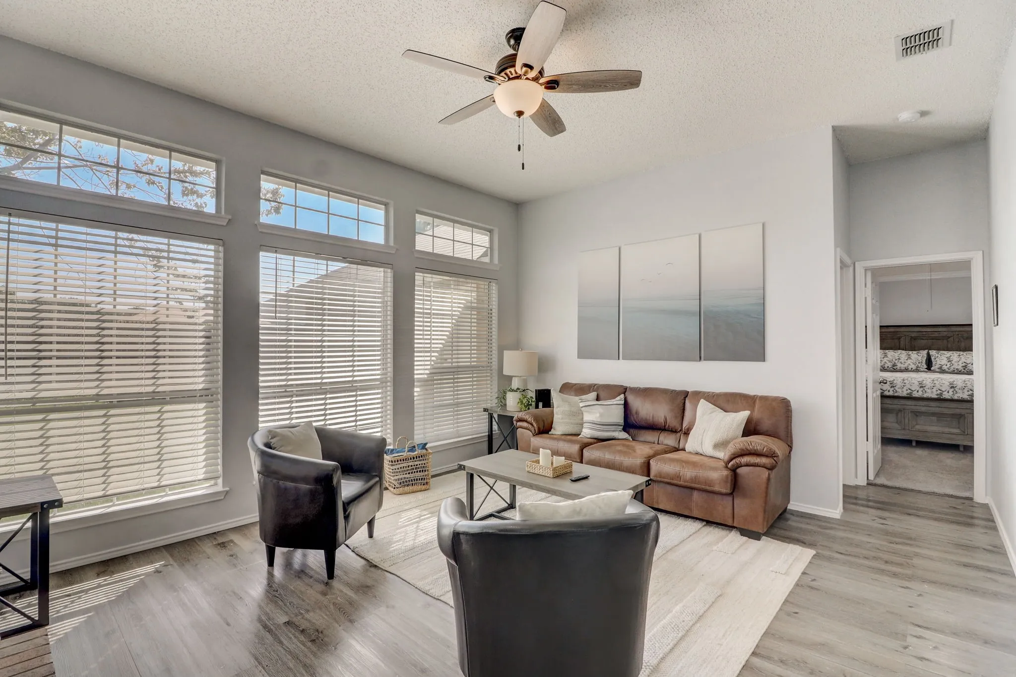 Single Family Residence For Rent in Collin County , 6302 Mount Vernon Drive, Frisco, Texas 75035, 4 Bedroom, 2 Bathroom, 2 Garage spaces, 1,693 Sqft, built in 1995, mls#21291880, Real Estate Agent in Frisco, Homes For Rent in Collin county, Homes For Rent in Frisco, Realtor in Frisco Texas, Real Estate Brokerage Independent Realty Texas, Luminita Cordes Realtor