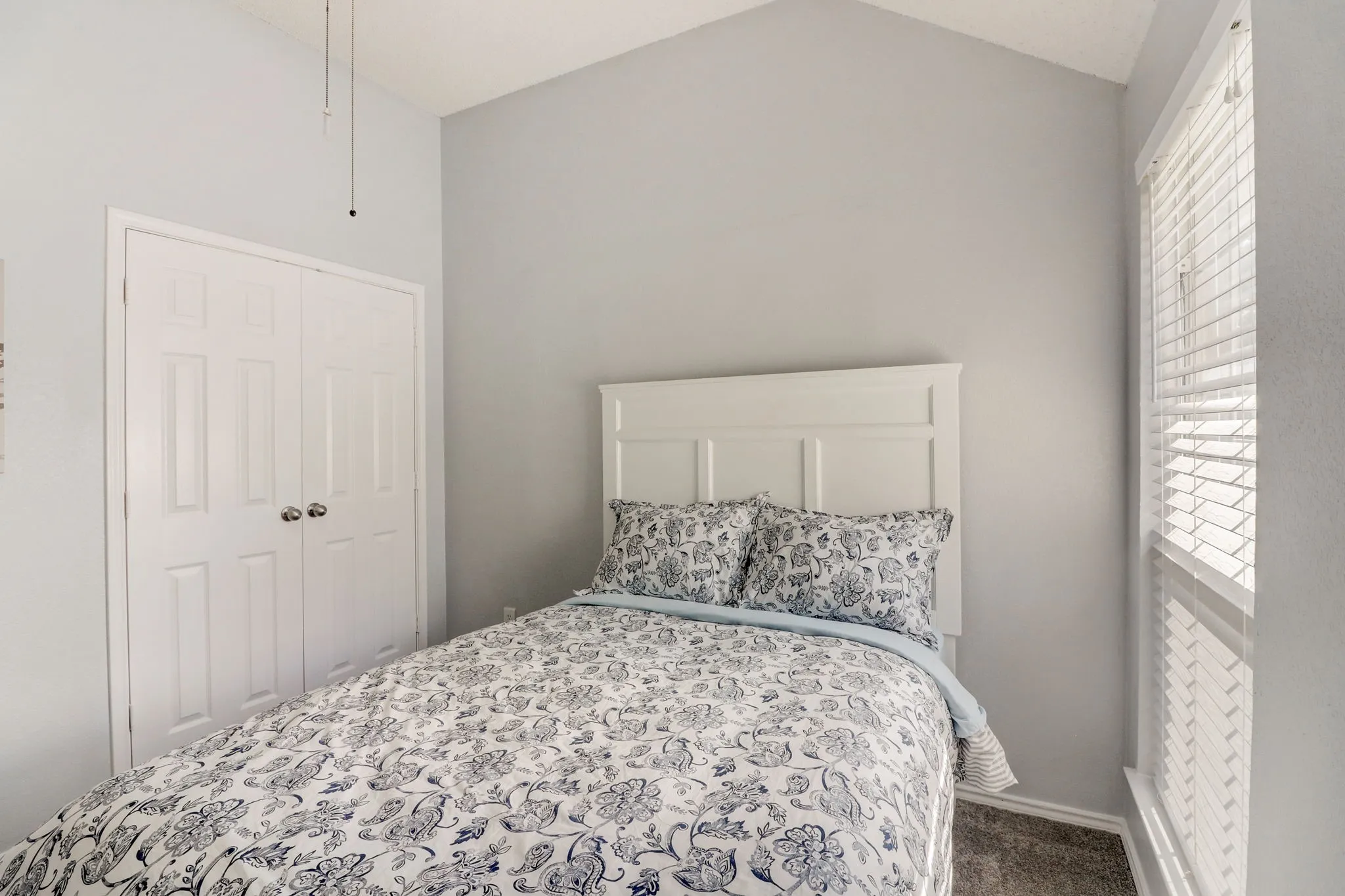 Single Family Residence For Rent in Collin County , 6302 Mount Vernon Drive, Frisco, Texas 75035, 4 Bedroom, 2 Bathroom, 2 Garage spaces, 1,693 Sqft, built in 1995, mls#21291880, Real Estate Agent in Frisco, Homes For Rent in Collin county, Homes For Rent in Frisco, Realtor in Frisco Texas, Real Estate Brokerage Independent Realty Texas, Luminita Cordes Realtor