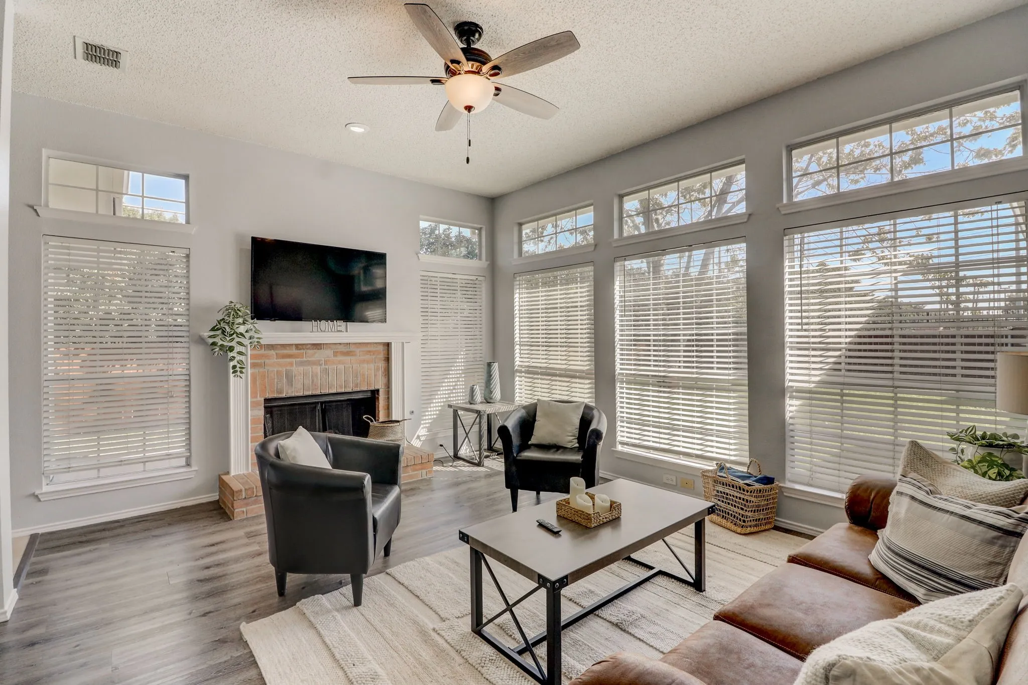 Single Family Residence For Rent in Collin County , 6302 Mount Vernon Drive, Frisco, Texas 75035, 4 Bedroom, 2 Bathroom, 2 Garage spaces, 1,693 Sqft, built in 1995, mls#21291880, Real Estate Agent in Frisco, Homes For Rent in Collin county, Homes For Rent in Frisco, Realtor in Frisco Texas, Real Estate Brokerage Independent Realty Texas, Luminita Cordes Realtor