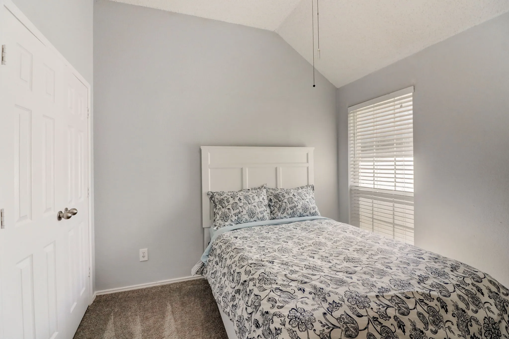 Single Family Residence For Rent in Collin County , 6302 Mount Vernon Drive, Frisco, Texas 75035, 4 Bedroom, 2 Bathroom, 2 Garage spaces, 1,693 Sqft, built in 1995, mls#21291880, Real Estate Agent in Frisco, Homes For Rent in Collin county, Homes For Rent in Frisco, Realtor in Frisco Texas, Real Estate Brokerage Independent Realty Texas, Luminita Cordes Realtor