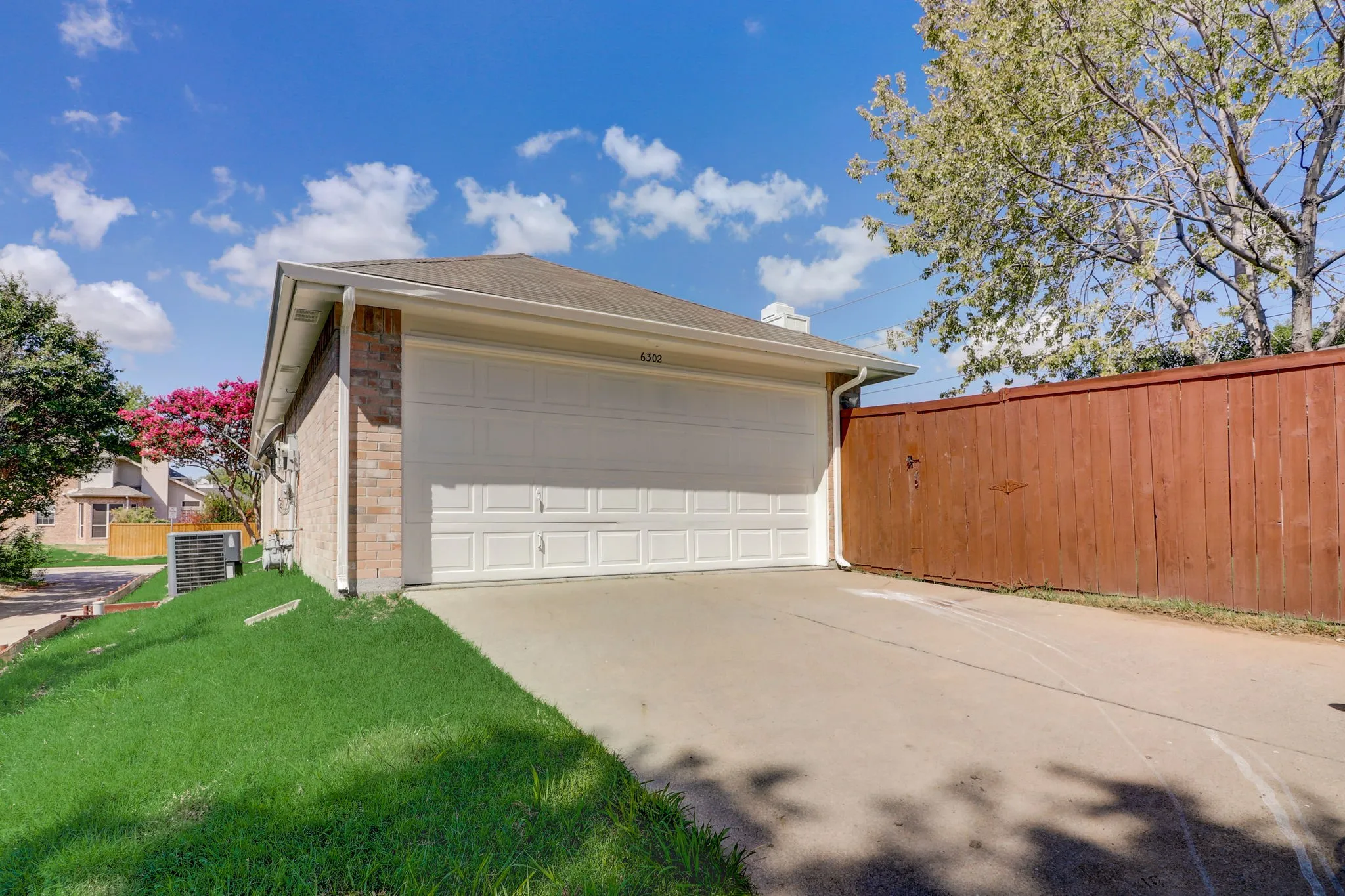 Single Family Residence For Rent in Collin County , 6302 Mount Vernon Drive, Frisco, Texas 75035, 4 Bedroom, 2 Bathroom, 2 Garage spaces, 1,693 Sqft, built in 1995, mls#21291880, Real Estate Agent in Frisco, Homes For Rent in Collin county, Homes For Rent in Frisco, Realtor in Frisco Texas, Real Estate Brokerage Independent Realty Texas, Luminita Cordes Realtor