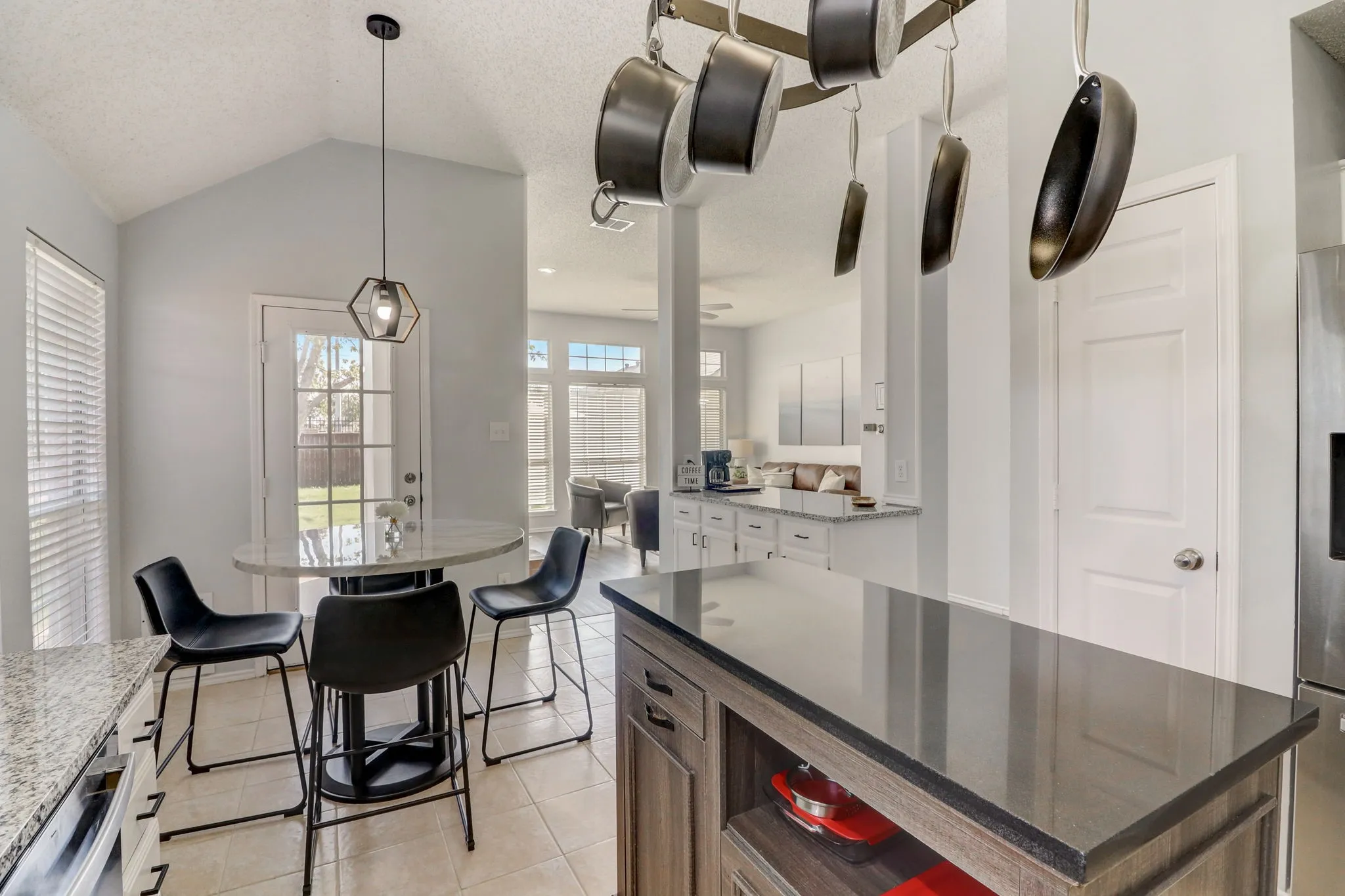 Single Family Residence For Rent in Collin County , 6302 Mount Vernon Drive, Frisco, Texas 75035, 4 Bedroom, 2 Bathroom, 2 Garage spaces, 1,693 Sqft, built in 1995, mls#21291880, Real Estate Agent in Frisco, Homes For Rent in Collin county, Homes For Rent in Frisco, Realtor in Frisco Texas, Real Estate Brokerage Independent Realty Texas, Luminita Cordes Realtor