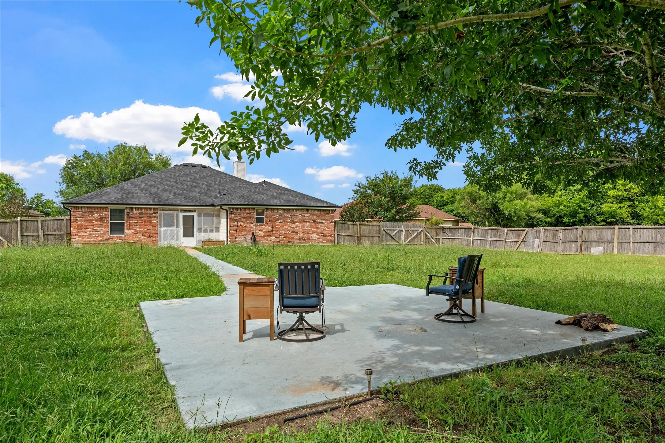 Single Family Residence For Sale in Bell County , 4602 Stonehaven Drive, Temple, Texas 76502, 4 Bedroom, 2 Bathroom, 2 Garage spaces, 1,920 Sqft, built in 2007, mls#21290620, Real Estate Agent in Temple, Homes For Sale in Bell county, Homes For Sale in Temple, Realtor in Temple Texas, Real Estate Brokerage Independent Realty Texas, Luminita Cordes Realtor