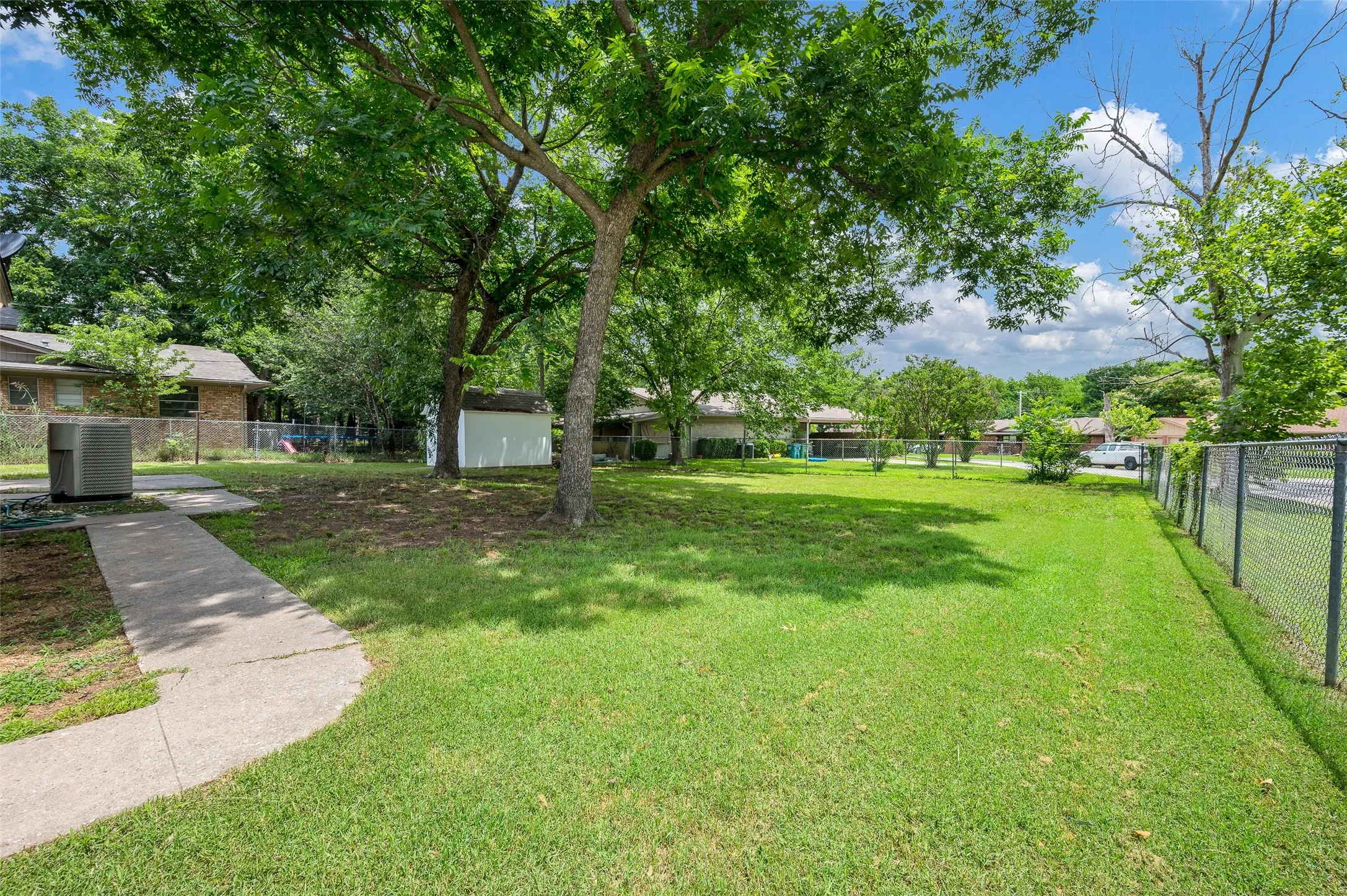 Single Family Residence For Sale in Cooke County , 506 Melody Lane, Gainesville, Texas 76240, 3 Bedroom, 2 Bathroom, 2 Garage spaces, 1,464 Sqft, built in 1960, mls#21294250, Real Estate Agent in Gainesville, Homes For Sale in Cooke county, Homes For Sale in Gainesville, Realtor in Gainesville Texas, Real Estate Brokerage Independent Realty Texas, Luminita Cordes Realtor
