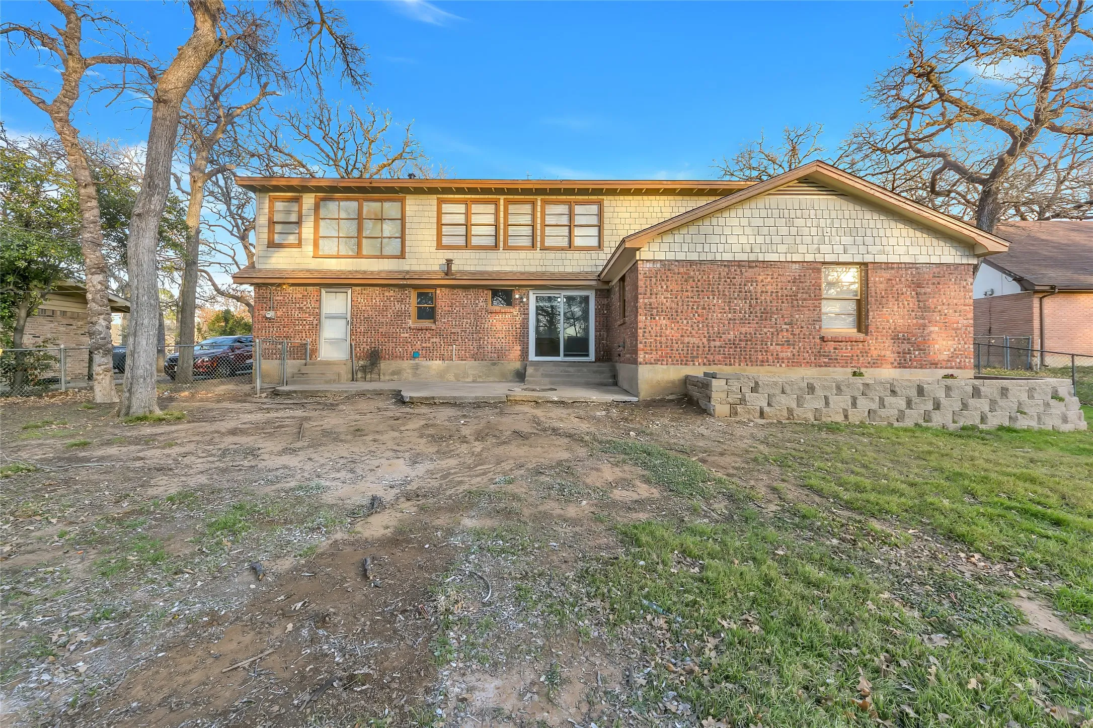 Single Family Residence For Rent in Tarrant County , 828 S Collins Street, Arlington, Texas 76010, 4 Bedroom, 2 Bathroom, 2 Garage spaces, 2,230 Sqft, built in 1959, mls#21294255, Real Estate Agent in Arlington, Homes For Rent in Tarrant county, Homes For Rent in Arlington, Realtor in Arlington Texas, Real Estate Brokerage Independent Realty Texas, Luminita Cordes Realtor
