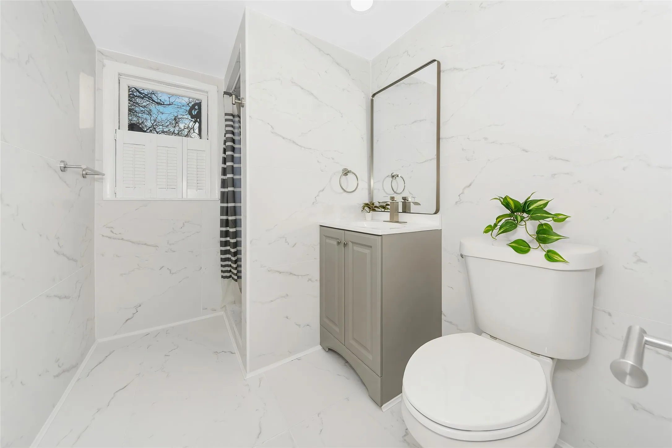 2nd full bath upstairs