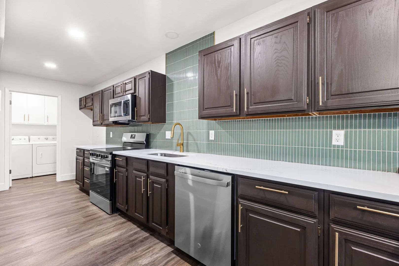 Townhouse For Sale in Dallas County , 13207 Woodbend Lane, Dallas, Texas 75243, 3 Bedroom, 3 Bathroom, Garage spaces, 1,516 Sqft, built in 1982, mls#21294256, Real Estate Agent in Dallas, Homes For Sale in Dallas county, Homes For Sale in Dallas, Realtor in Dallas Texas, Real Estate Brokerage Independent Realty Texas, Luminita Cordes Realtor