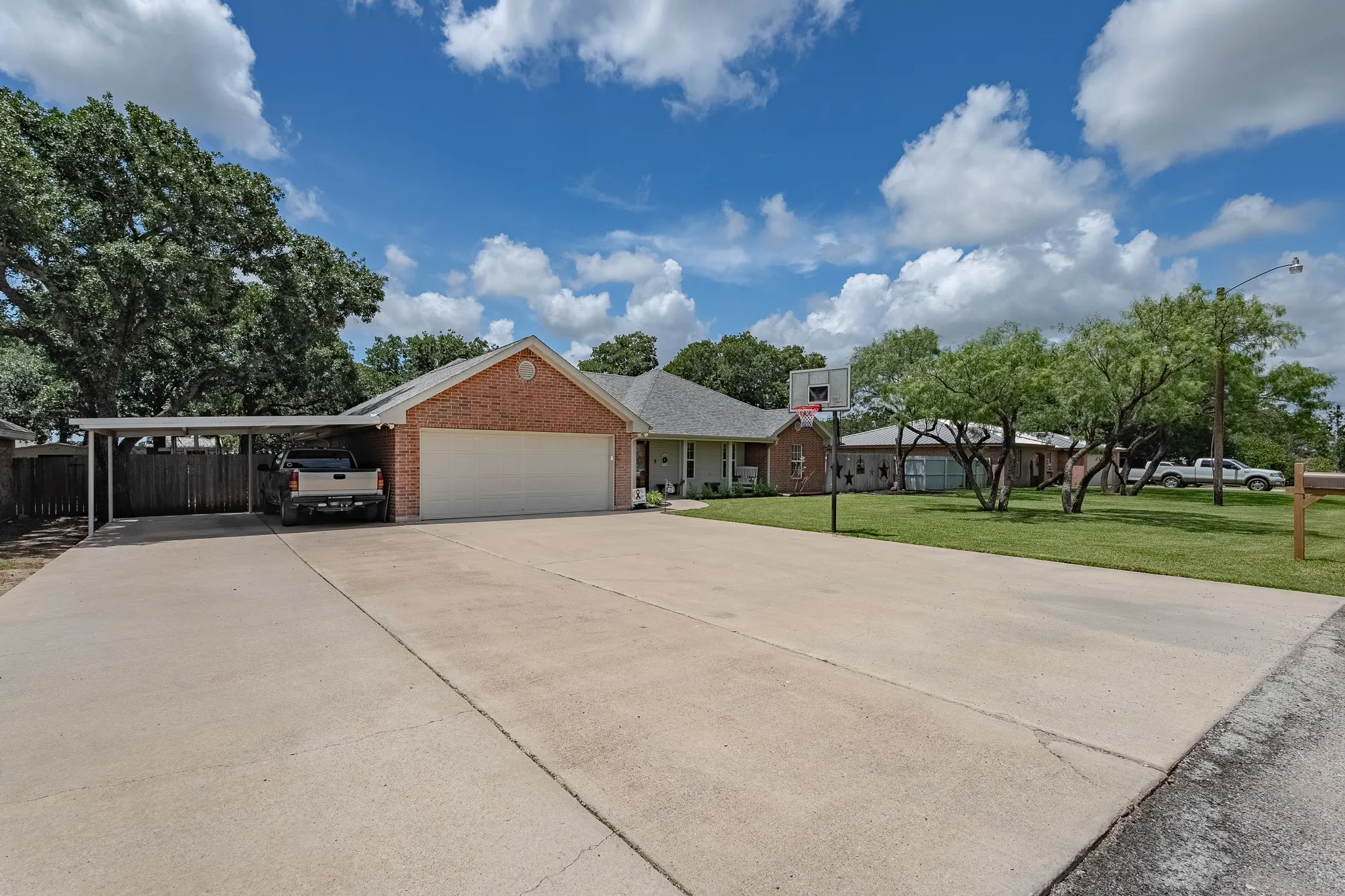 Single Family Residence For Sale in Callahan County , 1113 Devin Drive, Clyde, Texas 79510, 4 Bedroom, 2 Bathroom, 2 Garage spaces, 1,833 Sqft, built in 2004, mls#21293324, Real Estate Agent in Clyde, Homes For Sale in Callahan county, Homes For Sale in Clyde, Realtor in Clyde Texas, Real Estate Brokerage Independent Realty Texas, Luminita Cordes Realtor