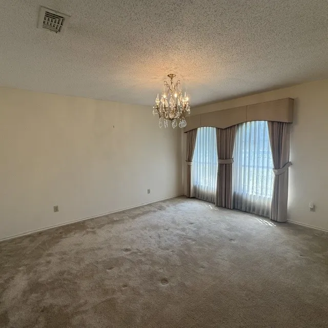 Single Family Residence For Sale in Johnson County , 1210 W Westhill Drive, Cleburne, Texas 76033, 3 Bedroom, 4 Bathroom, 2 Garage spaces, 2,594 Sqft, built in 1970, mls#21294265, Real Estate Agent in Cleburne, Homes For Sale in Johnson county, Homes For Sale in Cleburne, Realtor in Cleburne Texas, Real Estate Brokerage Independent Realty Texas, Luminita Cordes Realtor