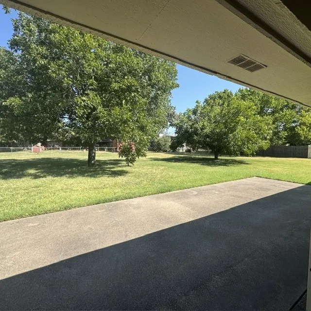 Single Family Residence For Sale in Johnson County , 1210 W Westhill Drive, Cleburne, Texas 76033, 3 Bedroom, 4 Bathroom, 2 Garage spaces, 2,594 Sqft, built in 1970, mls#21294265, Real Estate Agent in Cleburne, Homes For Sale in Johnson county, Homes For Sale in Cleburne, Realtor in Cleburne Texas, Real Estate Brokerage Independent Realty Texas, Luminita Cordes Realtor