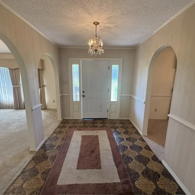 Single Family Residence For Sale in Johnson County , 1210 W Westhill Drive, Cleburne, Texas 76033, 3 Bedroom, 4 Bathroom, 2 Garage spaces, 2,594 Sqft, built in 1970, mls#21294265, Real Estate Agent in Cleburne, Homes For Sale in Johnson county, Homes For Sale in Cleburne, Realtor in Cleburne Texas, Real Estate Brokerage Independent Realty Texas, Luminita Cordes Realtor