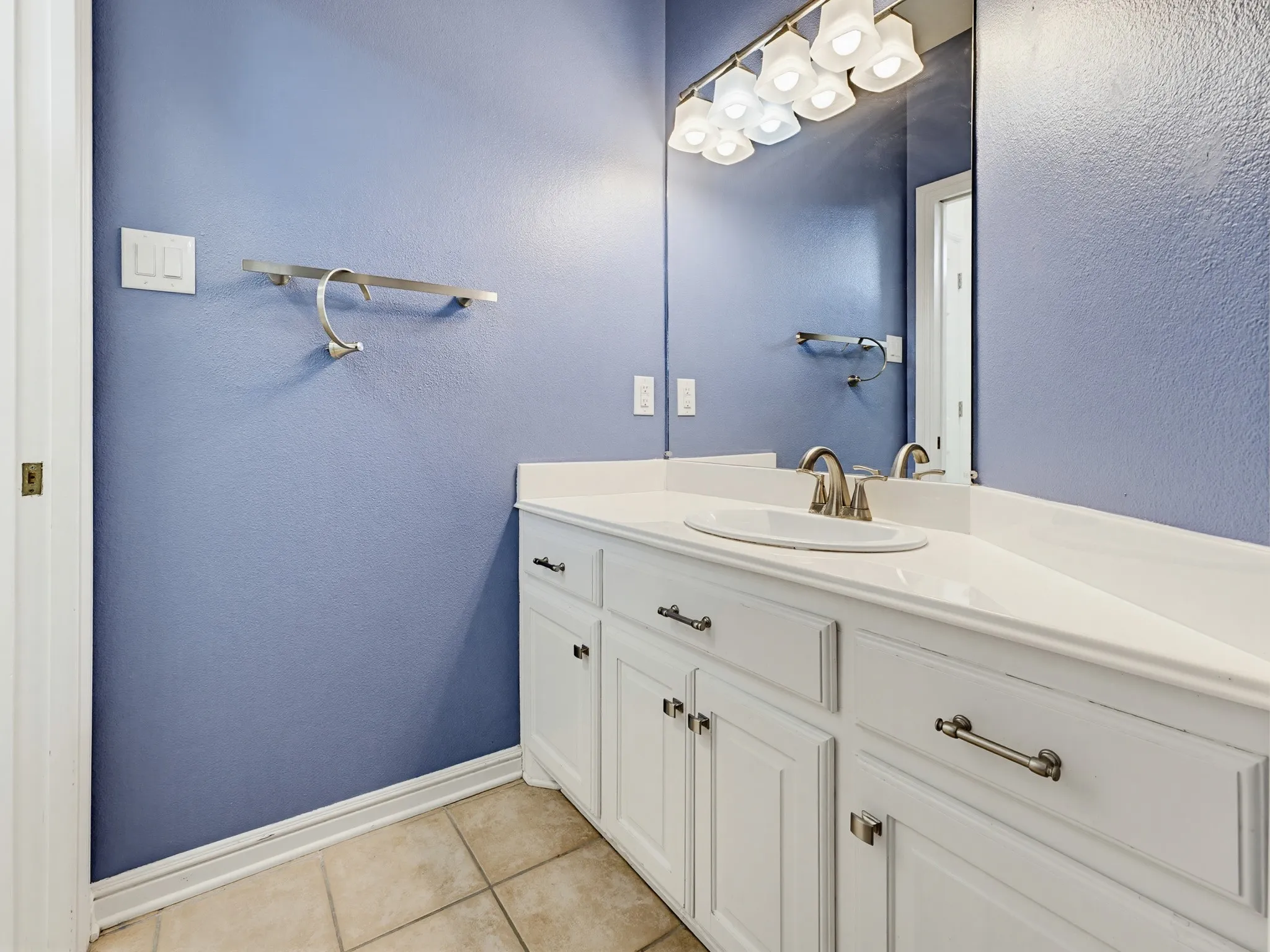 Single Family Residence For Sale in Rockwall County , 201 Willowcrest, Rockwall, Texas 75032, 4 Bedroom, 5 Bathroom, 3 Garage spaces, 3,645 Sqft, built in 1998, mls#21291044, Real Estate Agent in Rockwall, Homes For Sale in Rockwall county, Homes For Sale in Rockwall, Realtor in Rockwall Texas, Real Estate Brokerage Independent Realty Texas, Luminita Cordes Realtor