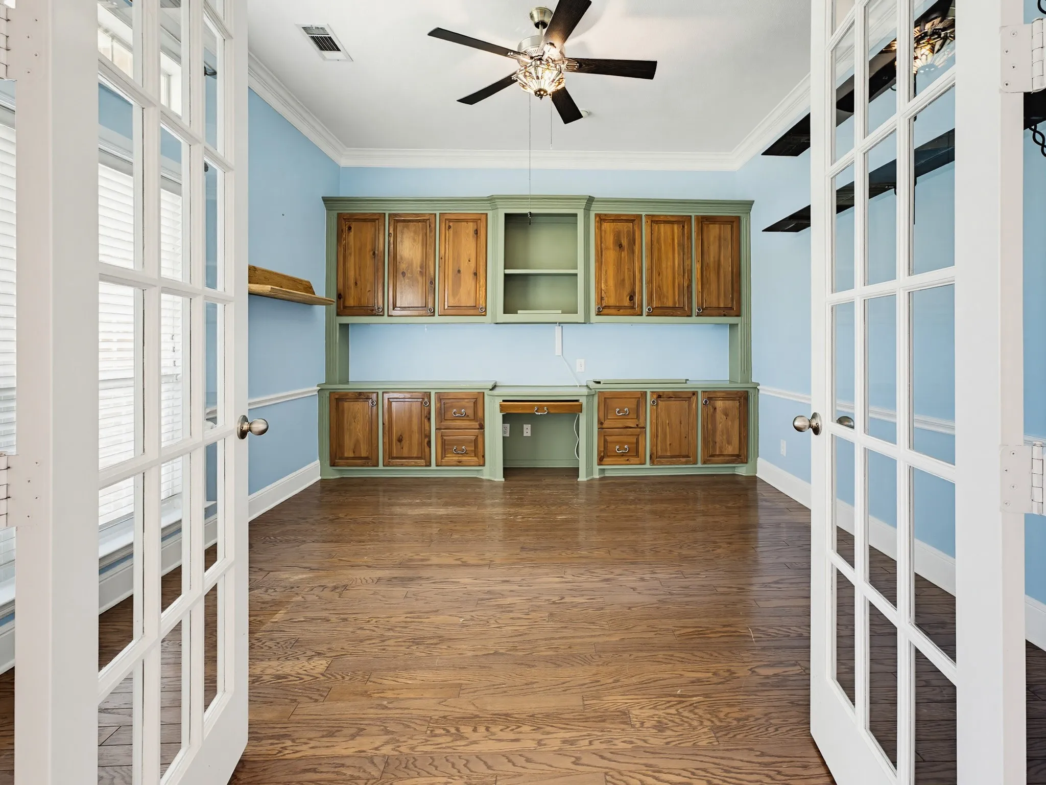 Single Family Residence For Sale in Rockwall County , 201 Willowcrest, Rockwall, Texas 75032, 4 Bedroom, 5 Bathroom, 3 Garage spaces, 3,645 Sqft, built in 1998, mls#21291044, Real Estate Agent in Rockwall, Homes For Sale in Rockwall county, Homes For Sale in Rockwall, Realtor in Rockwall Texas, Real Estate Brokerage Independent Realty Texas, Luminita Cordes Realtor