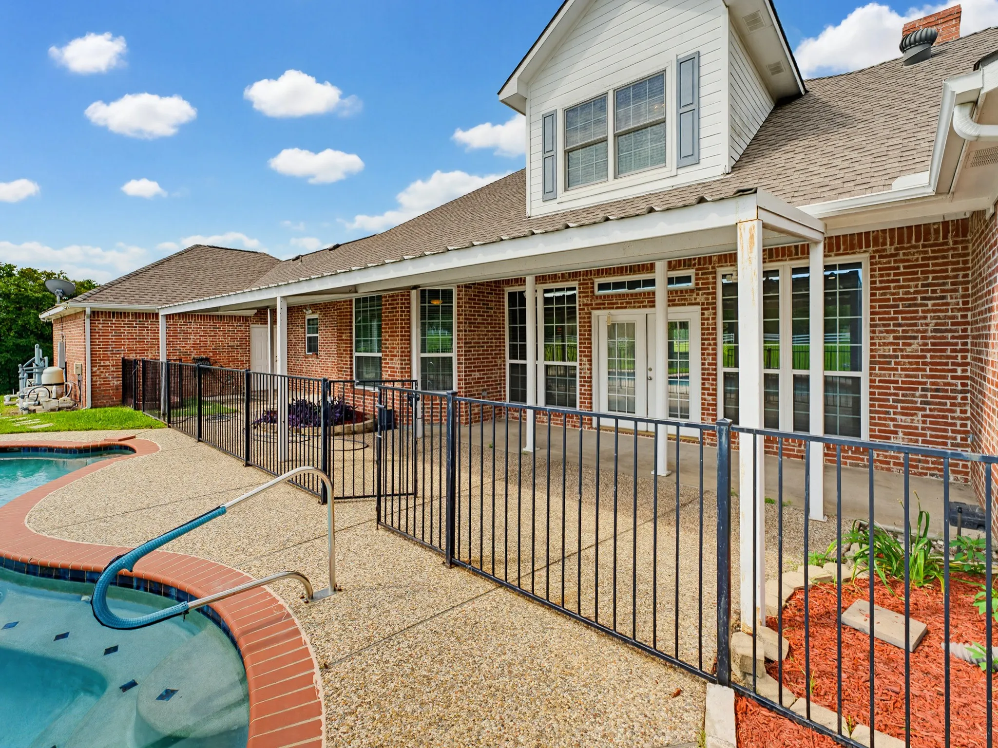 Single Family Residence For Sale in Rockwall County , 201 Willowcrest, Rockwall, Texas 75032, 4 Bedroom, 5 Bathroom, 3 Garage spaces, 3,645 Sqft, built in 1998, mls#21291044, Real Estate Agent in Rockwall, Homes For Sale in Rockwall county, Homes For Sale in Rockwall, Realtor in Rockwall Texas, Real Estate Brokerage Independent Realty Texas, Luminita Cordes Realtor