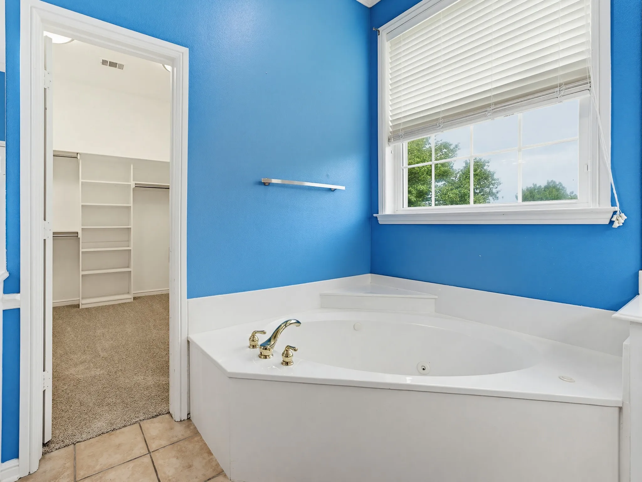 Single Family Residence For Sale in Rockwall County , 201 Willowcrest, Rockwall, Texas 75032, 4 Bedroom, 5 Bathroom, 3 Garage spaces, 3,645 Sqft, built in 1998, mls#21291044, Real Estate Agent in Rockwall, Homes For Sale in Rockwall county, Homes For Sale in Rockwall, Realtor in Rockwall Texas, Real Estate Brokerage Independent Realty Texas, Luminita Cordes Realtor
