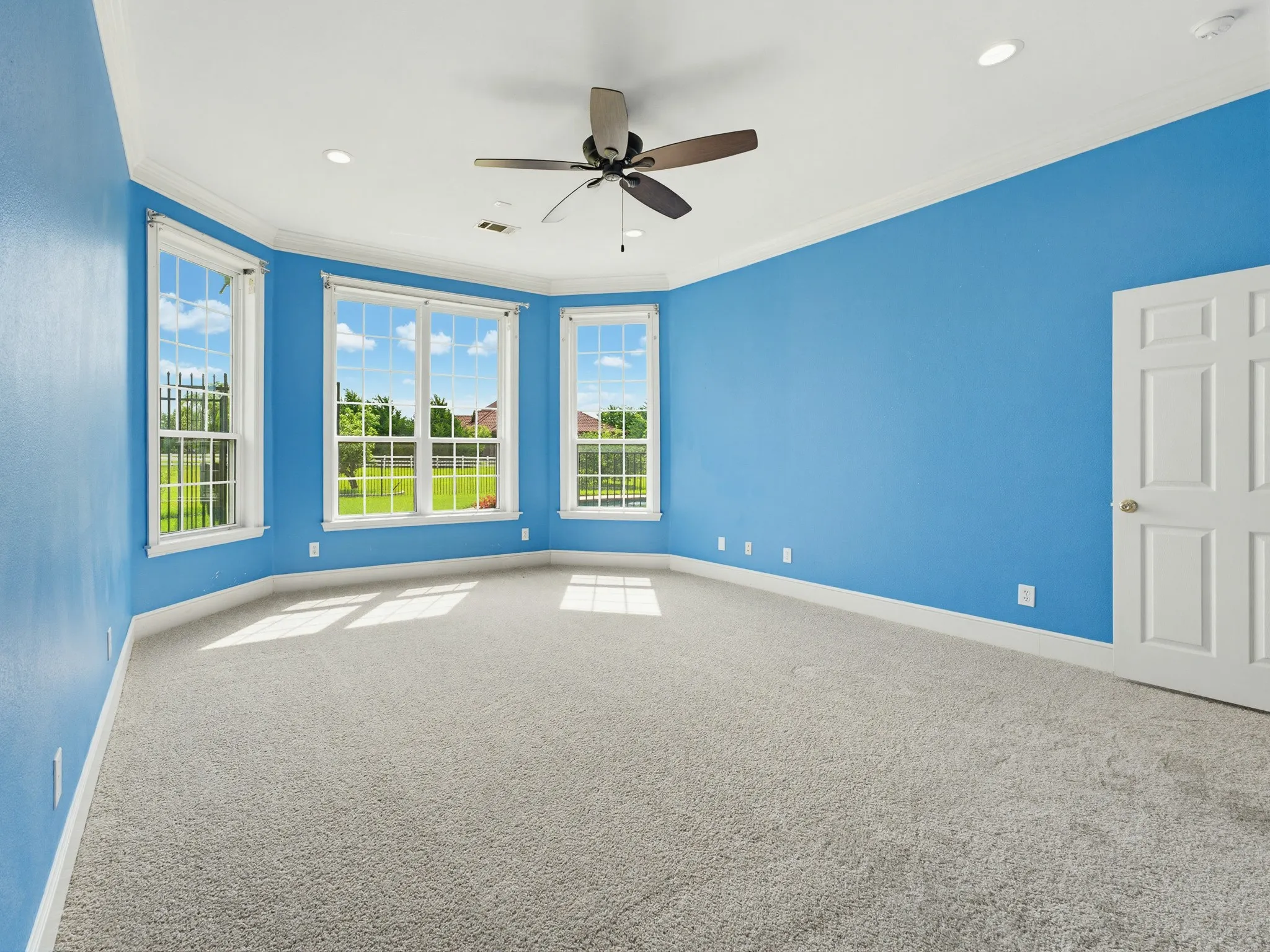Single Family Residence For Sale in Rockwall County , 201 Willowcrest, Rockwall, Texas 75032, 4 Bedroom, 5 Bathroom, 3 Garage spaces, 3,645 Sqft, built in 1998, mls#21291044, Real Estate Agent in Rockwall, Homes For Sale in Rockwall county, Homes For Sale in Rockwall, Realtor in Rockwall Texas, Real Estate Brokerage Independent Realty Texas, Luminita Cordes Realtor
