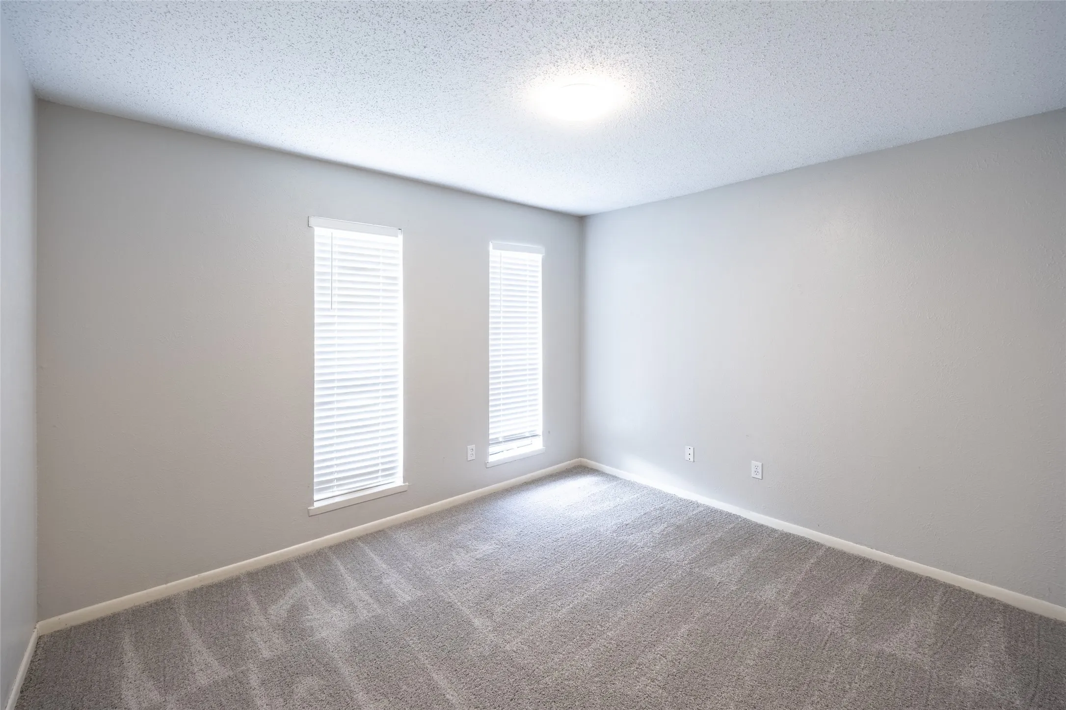 Single Family Residence For Sale in Collin County , 669 Buffalo Bend, Plano, Texas 75023, 3 Bedroom, 2 Bathroom, 2 Garage spaces, 1,444 Sqft, built in 1981, mls#21293779, Real Estate Agent in Plano, Homes For Sale in Collin county, Homes For Sale in Plano, Realtor in Plano Texas, Real Estate Brokerage Independent Realty Texas, Luminita Cordes Realtor