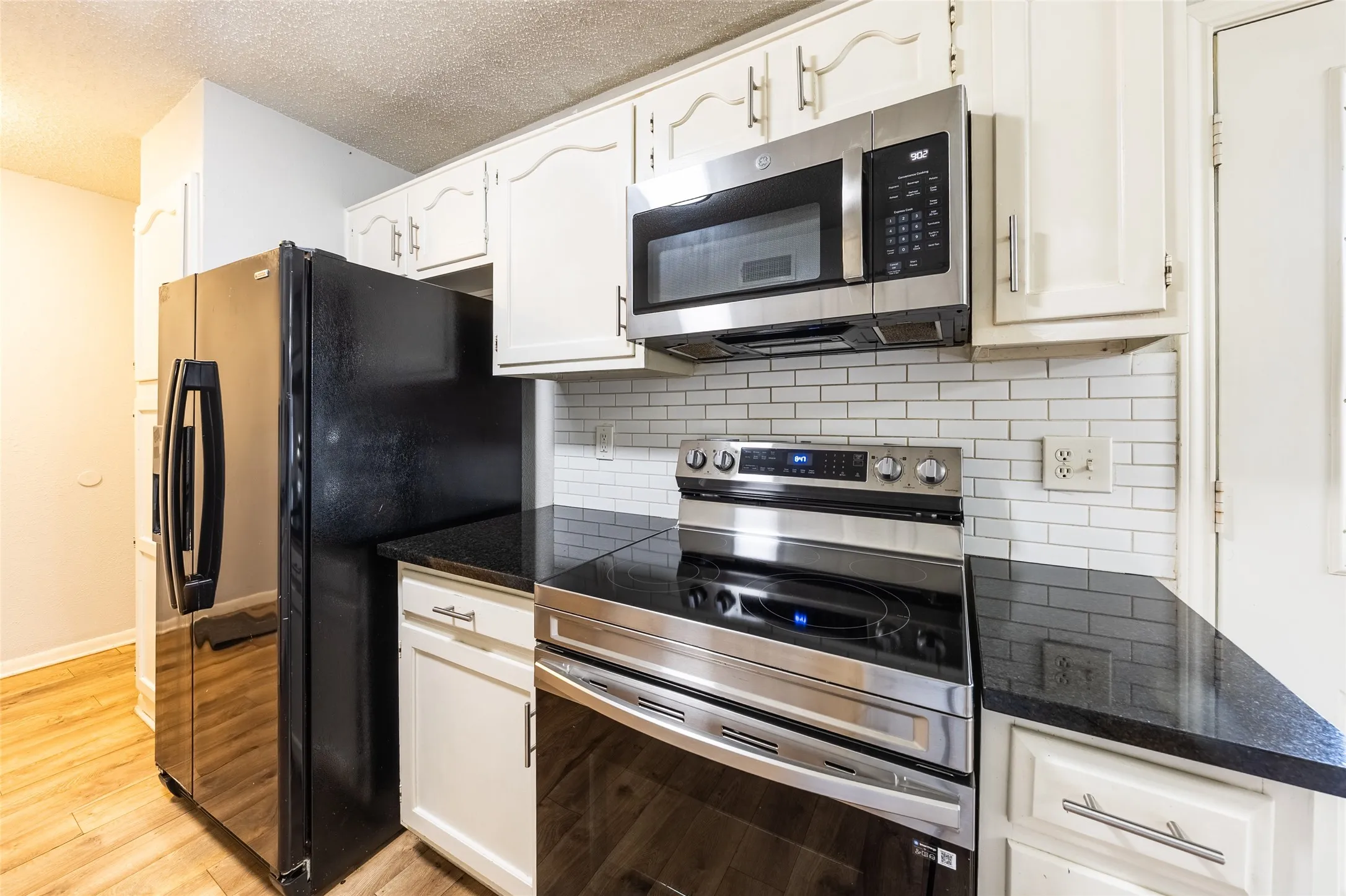 Single Family Residence For Sale in Collin County , 669 Buffalo Bend, Plano, Texas 75023, 3 Bedroom, 2 Bathroom, 2 Garage spaces, 1,444 Sqft, built in 1981, mls#21293779, Real Estate Agent in Plano, Homes For Sale in Collin county, Homes For Sale in Plano, Realtor in Plano Texas, Real Estate Brokerage Independent Realty Texas, Luminita Cordes Realtor