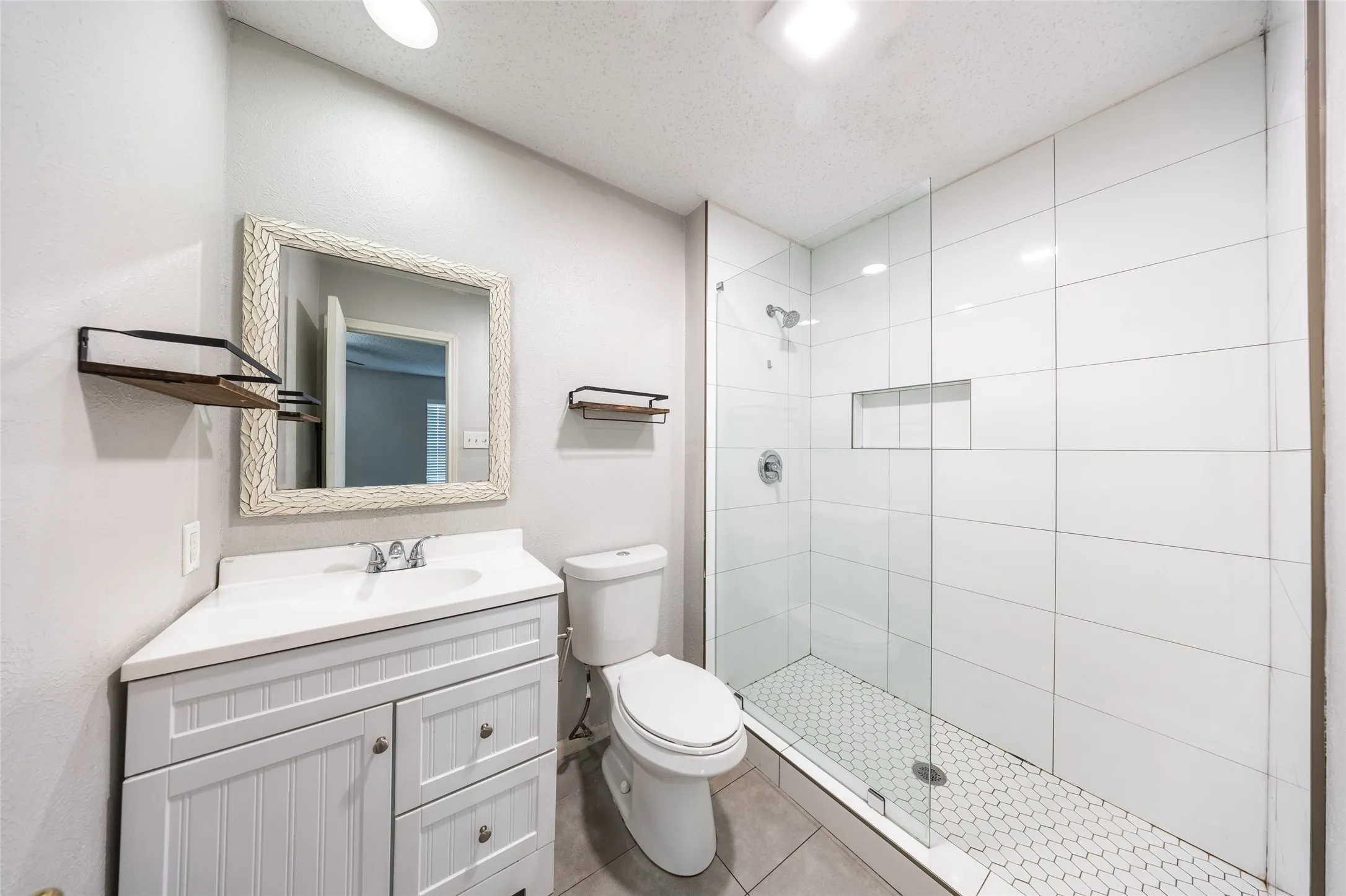 Single Family Residence For Sale in Collin County , 669 Buffalo Bend, Plano, Texas 75023, 3 Bedroom, 2 Bathroom, 2 Garage spaces, 1,444 Sqft, built in 1981, mls#21293779, Real Estate Agent in Plano, Homes For Sale in Collin county, Homes For Sale in Plano, Realtor in Plano Texas, Real Estate Brokerage Independent Realty Texas, Luminita Cordes Realtor